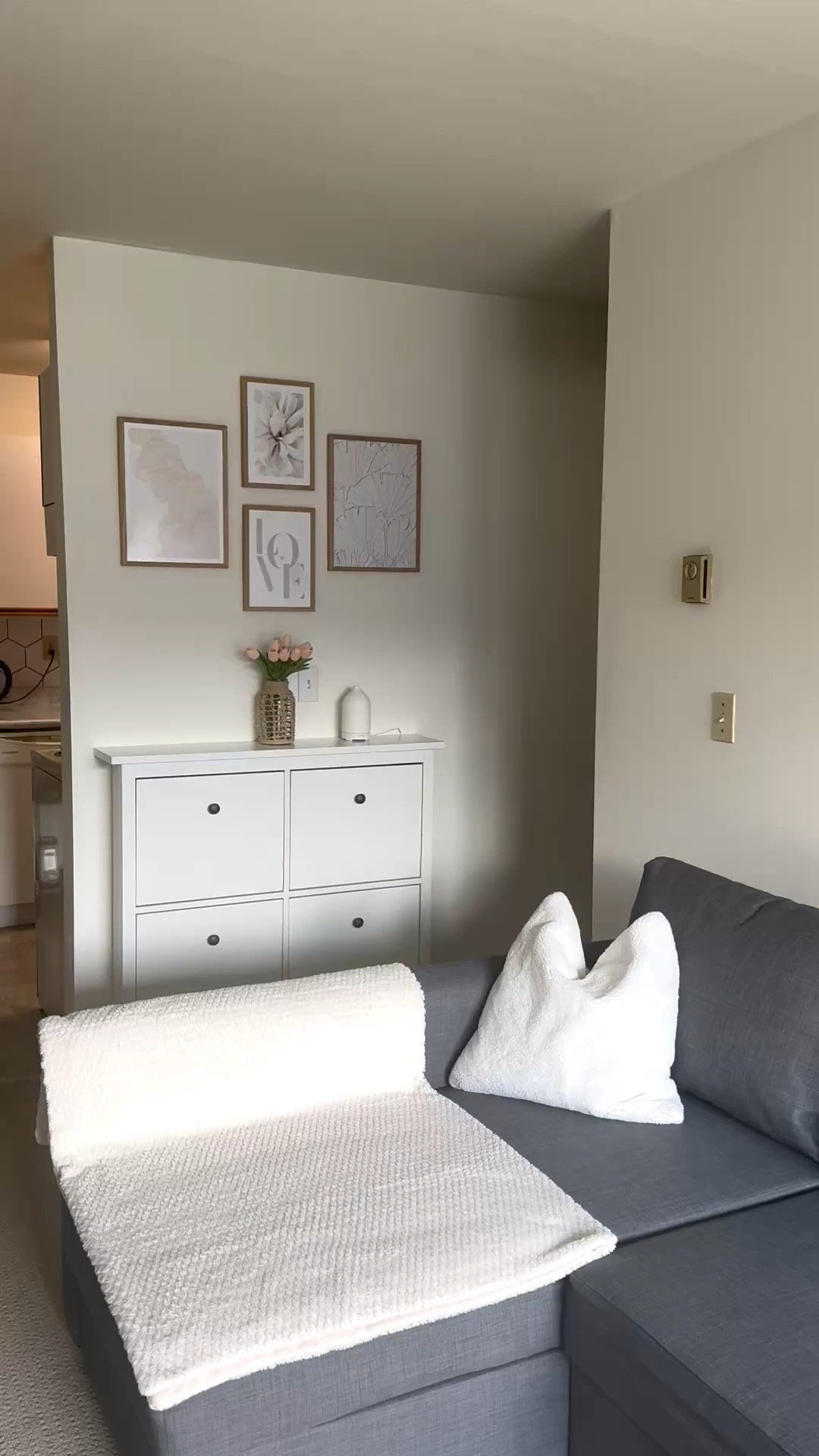 Simple decor details that make a home feel warm and cozy"
Loving
this neutral corner styling lately.
#HomeDecor
#NeutralHomeDecor
#CozyHome #HomeStyling #Decorlnspo

#LTKU #LTKHome #LTKvlog