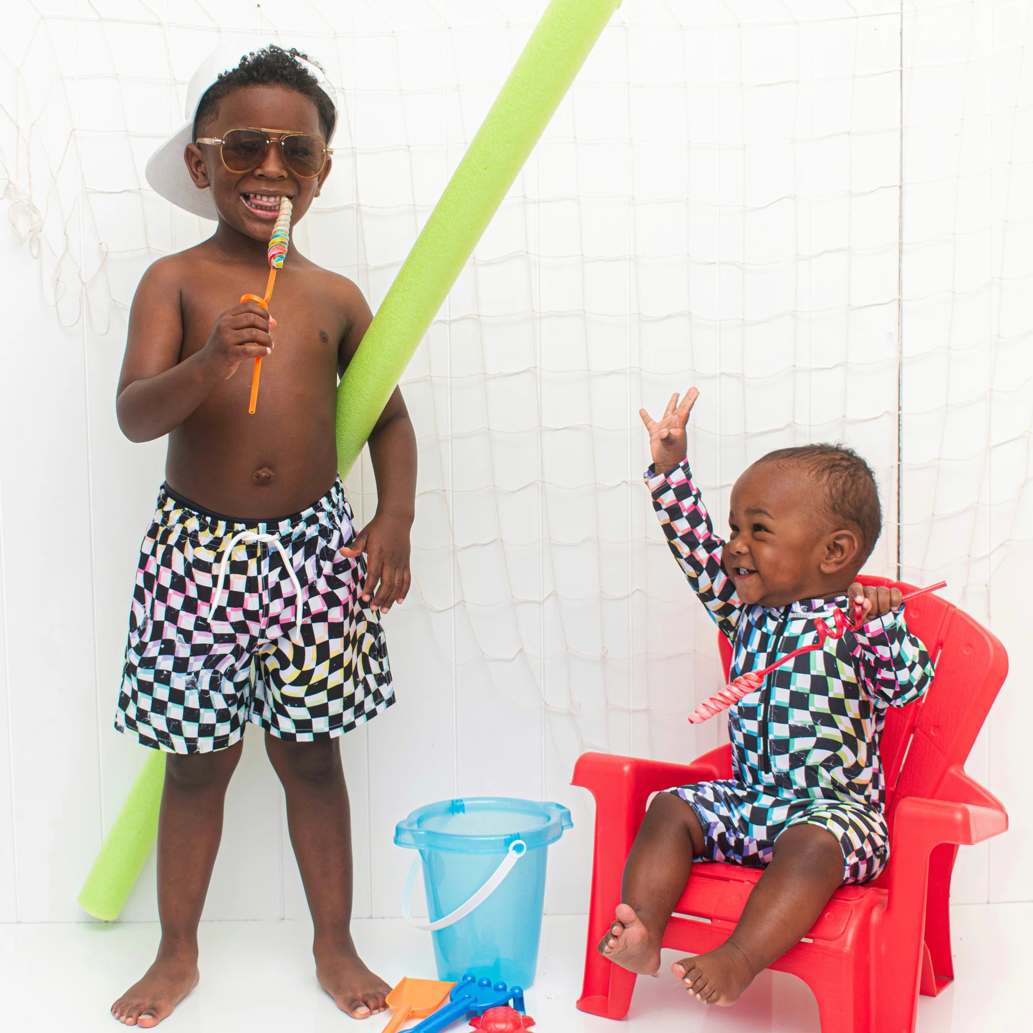 RASH GUARD- Neon Check | millie + roo