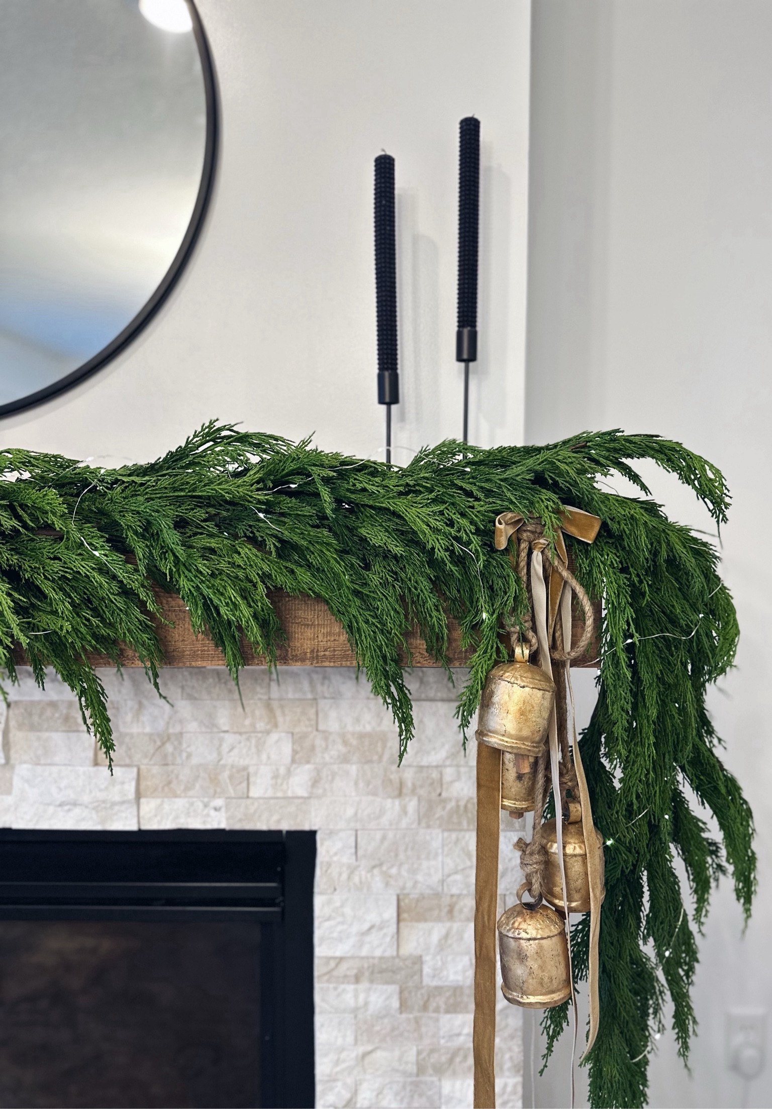 My favorite Christmas corner decor 🎄🤍

#LTKHoliday #LTKhome #LTKSeasonal