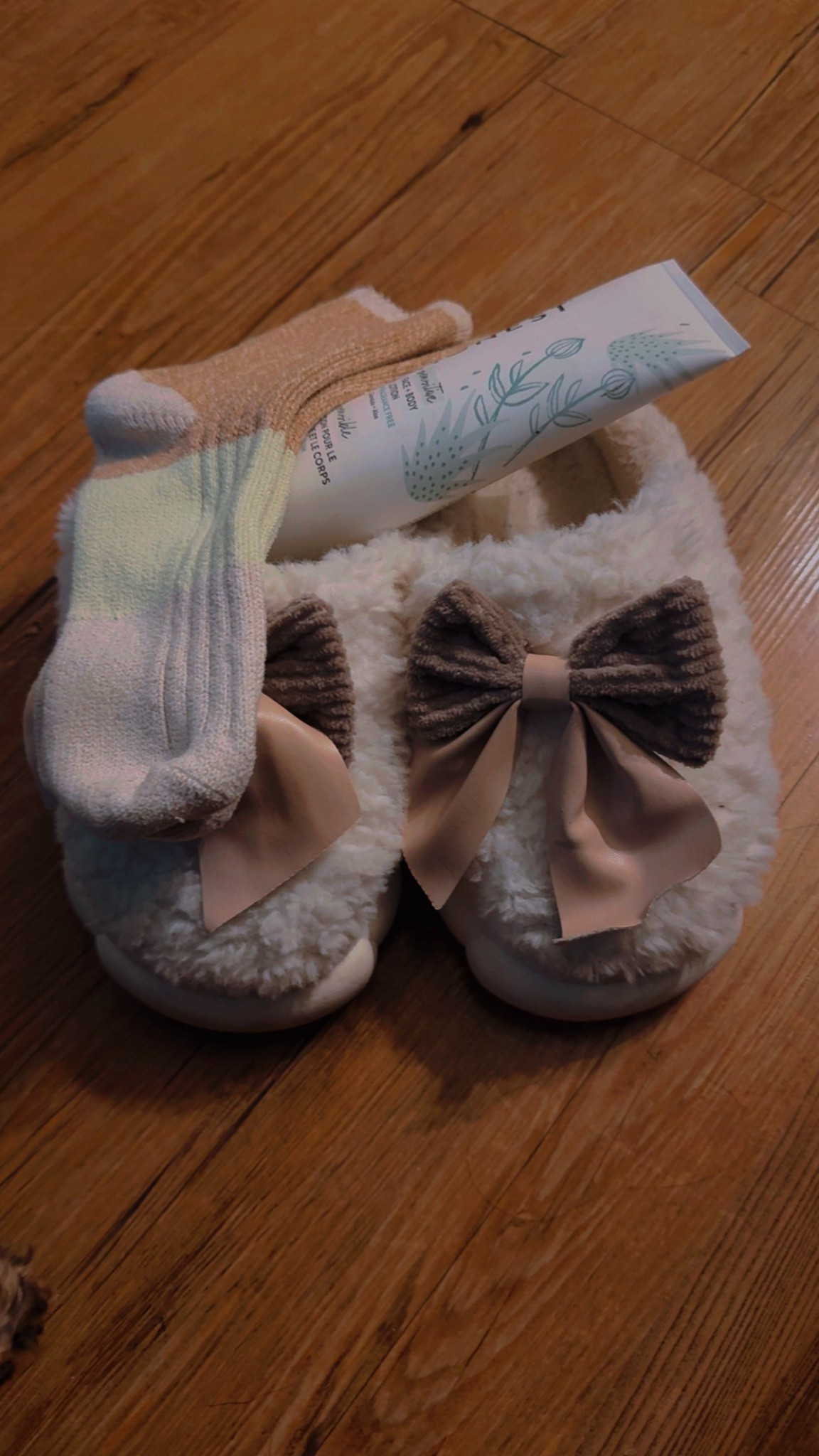 Let the cozy weekend BEGIN!! ❄️🤍❄️

#LTKBeauty #LTKSeasonal #LTKselfcare