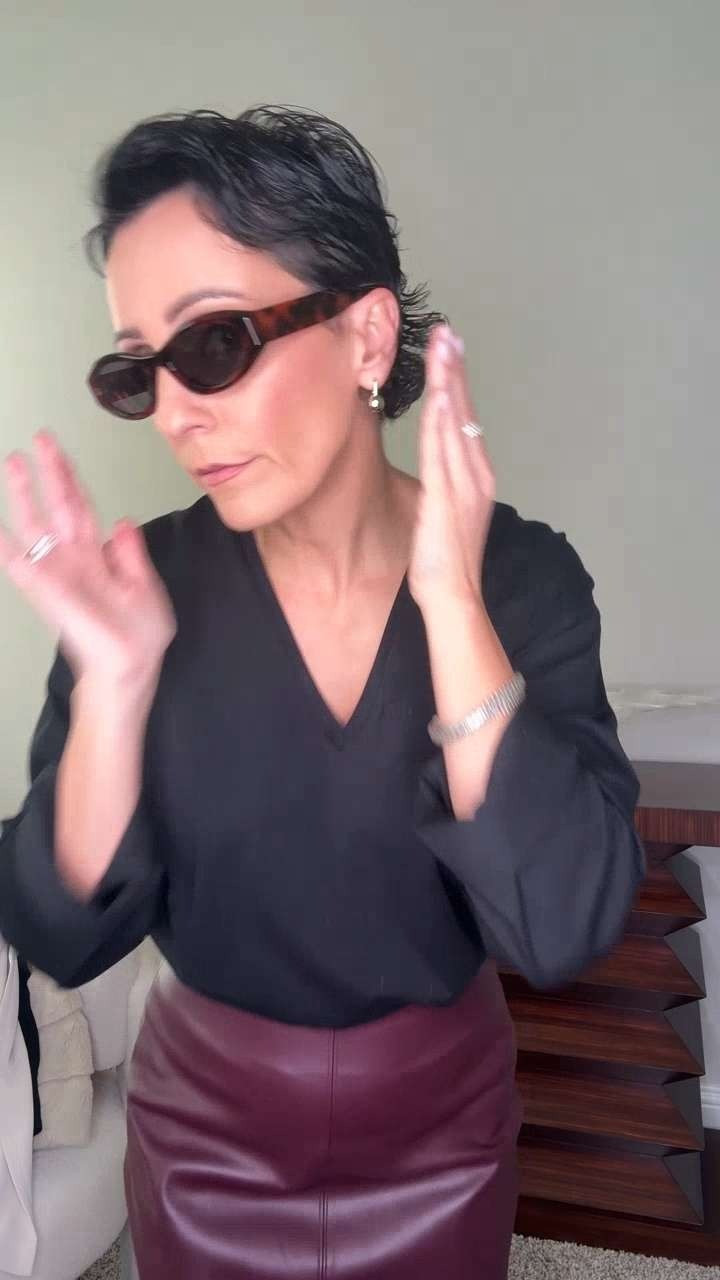 Opening packages always makes me a little nervous… but this one felt really good. I’m putting together a full look that’s neutral, easy, and meant to actually be worn — not just styled once. Can’t wait to show you how it all comes together. 

#QuincePartner @onequince
 

#LTKdayinmylife #LTKgrwm #LTKootd