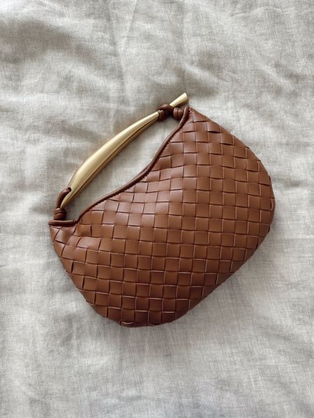 The chicest Bottega looking bag from Amazon. Amazing quality 10/10

#LTKitbag #LTKstyletip #LTKunder100