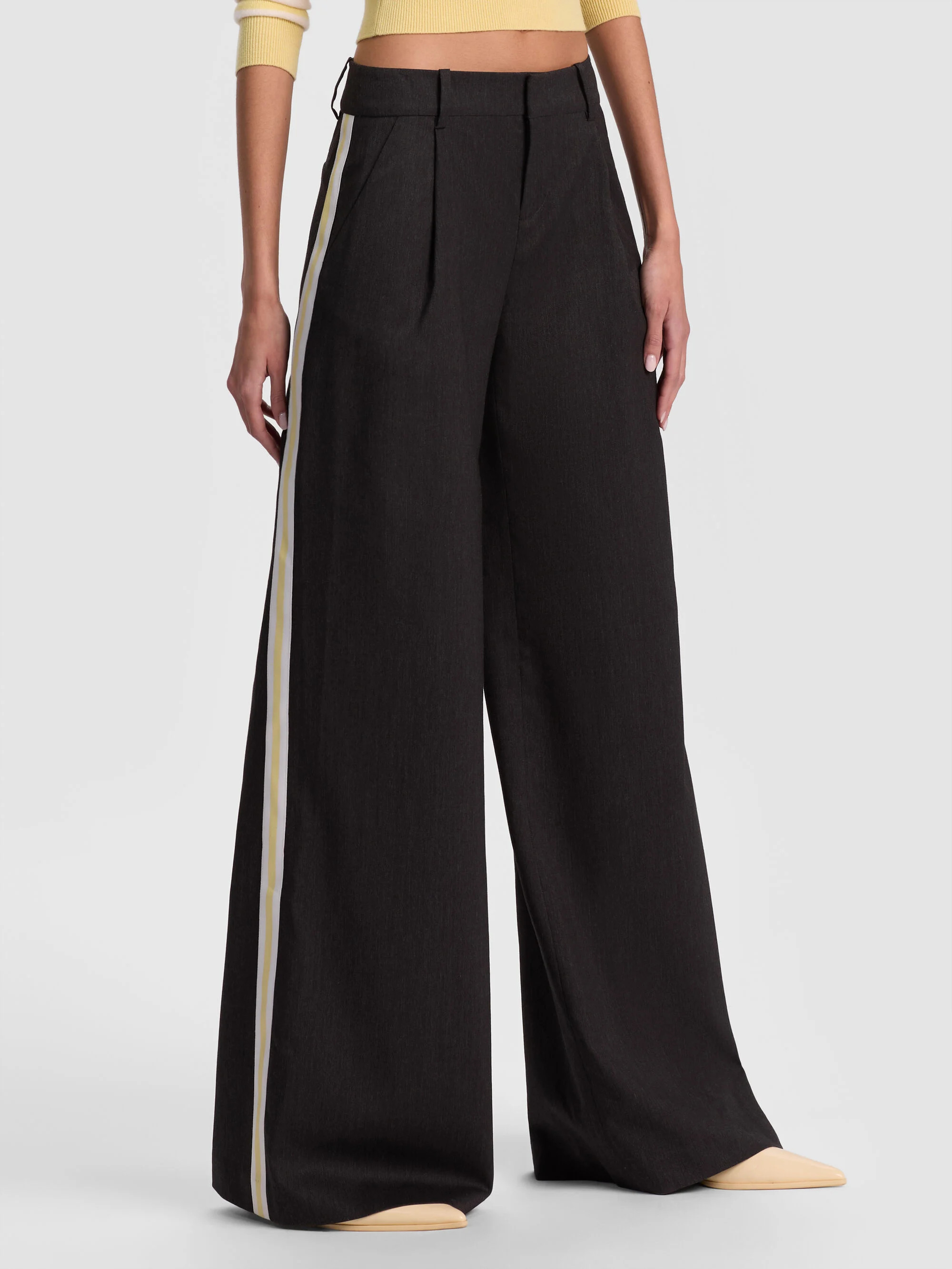 ERIC PANT WITH SIDE STRIPE | Alice + Olivia