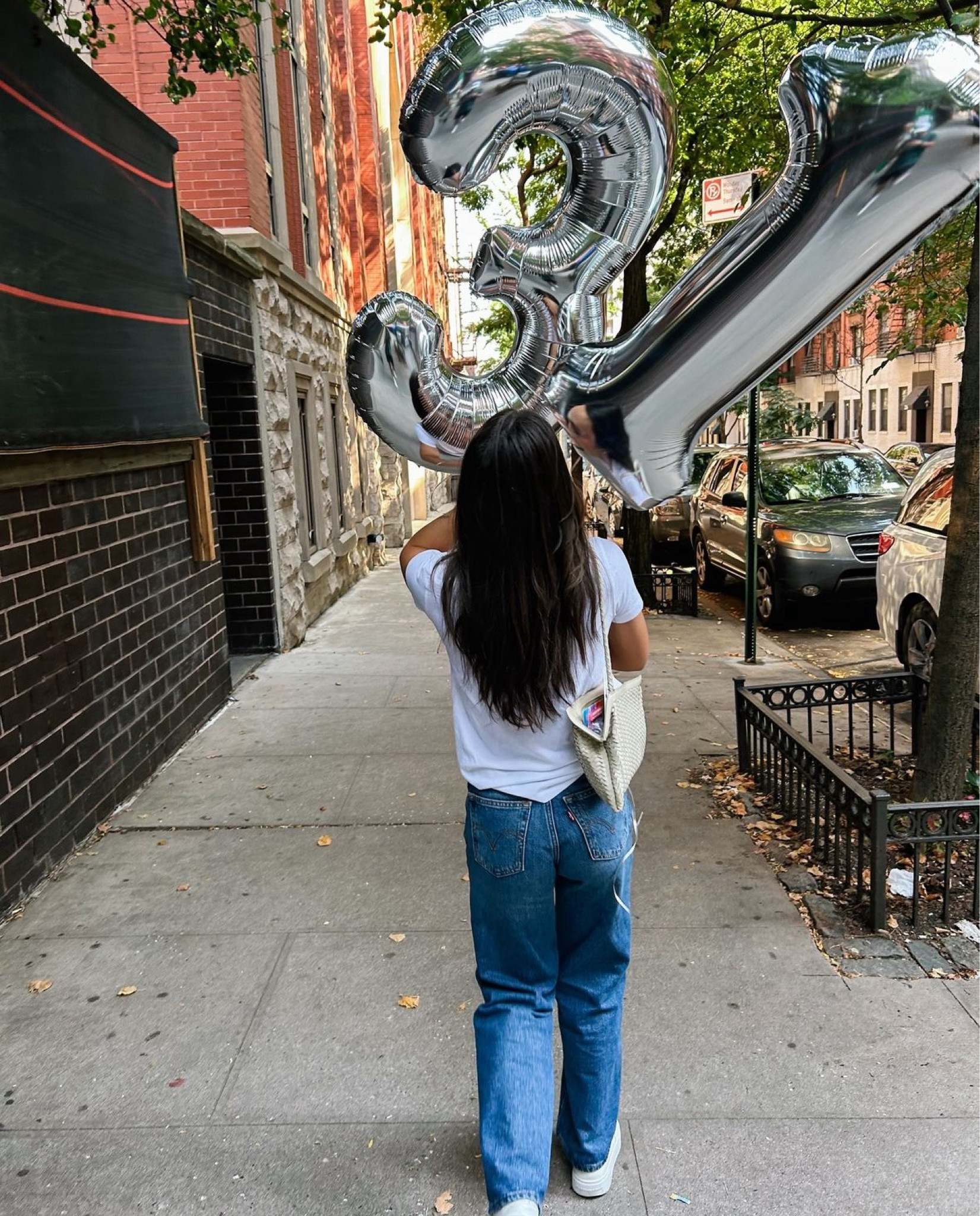 My #1 pair of jeans for fall and they’re currently on sale for under $70! Perfect wash.

#LTKFallSale #LTKFindsUnder100 #LTKSaleAlert