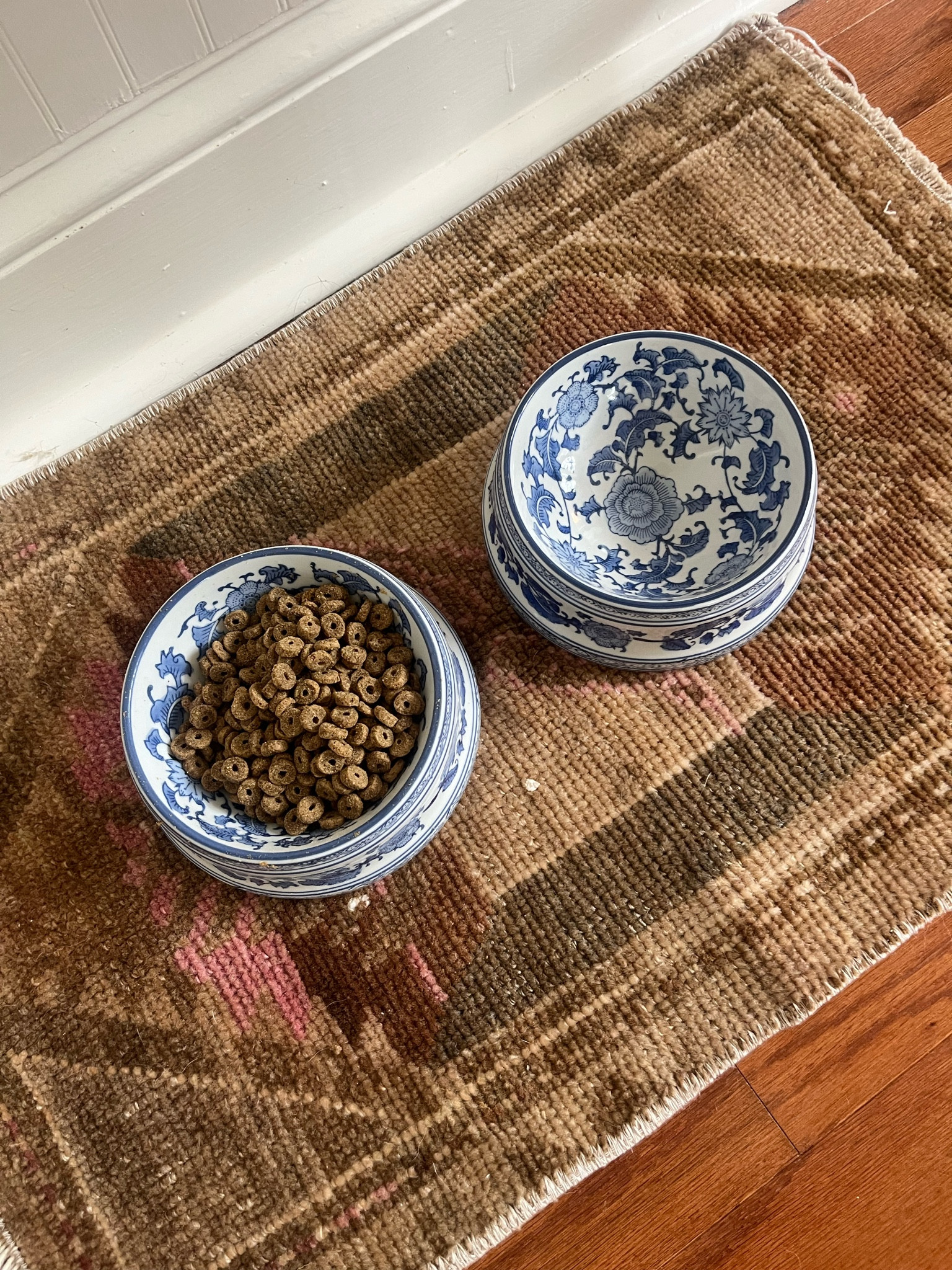 Rug for under dog bowls! 