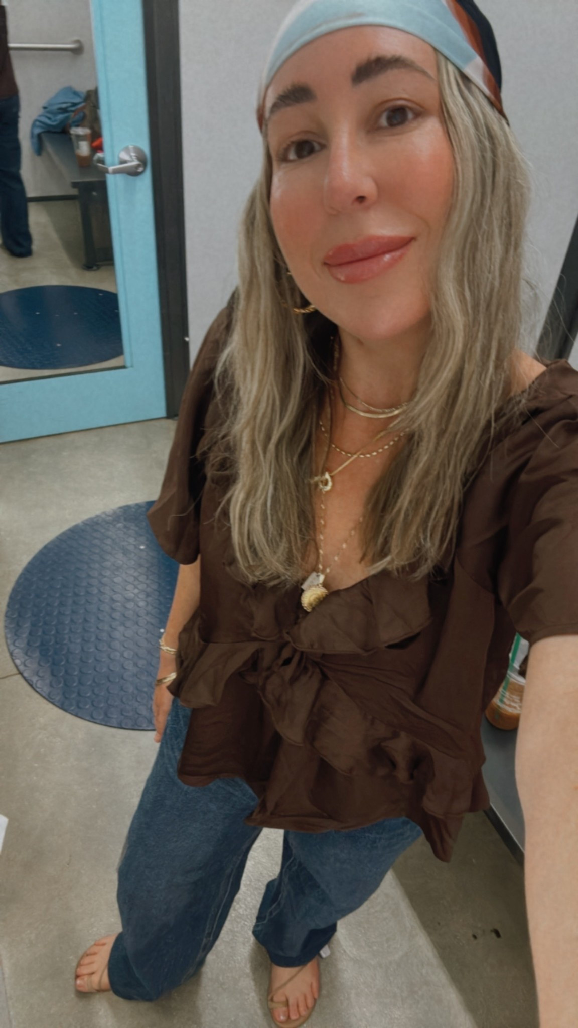 A chocolate brown ruffle top with some good fitting denim!! 👌🏻 



#LTKStyleTip #LTKFindsUnder100