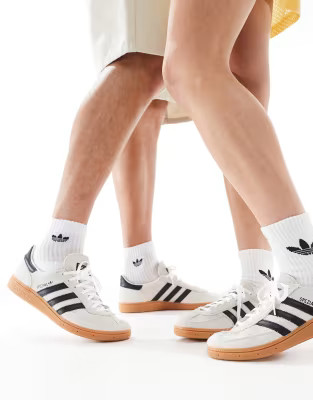 adidas Originals Handball Spezial trainers in cream and black with gum sole | ASOS | ASOS (Global)