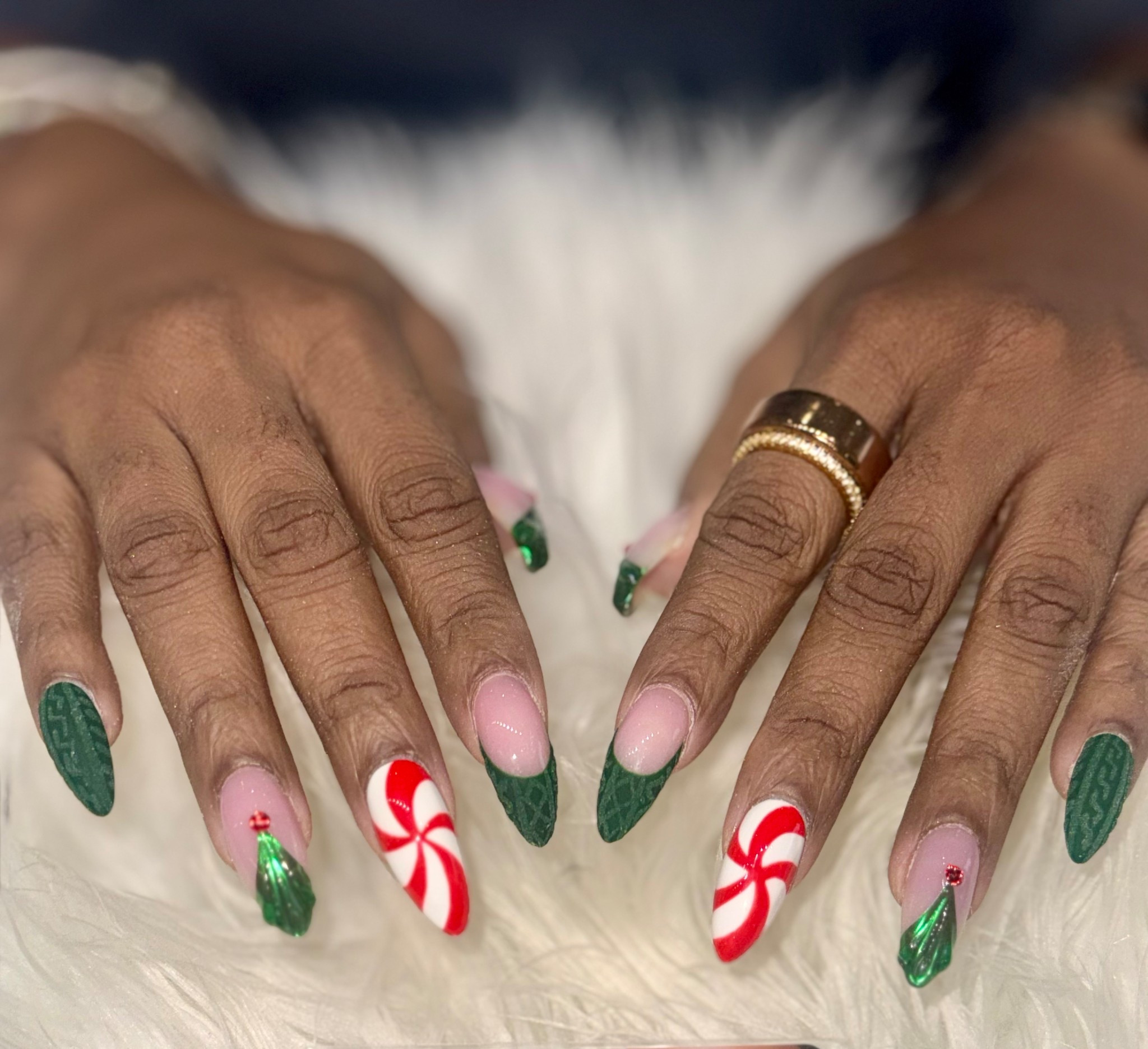Holiday & birthday nailssssssss 🤏🏾✨🎄
But linking my favoriteeeeee Oura ring 4 because I love her so much! 
#AKCESSME #ouraring4 

#LTKselfcare #LTKActive #LTKHoliday