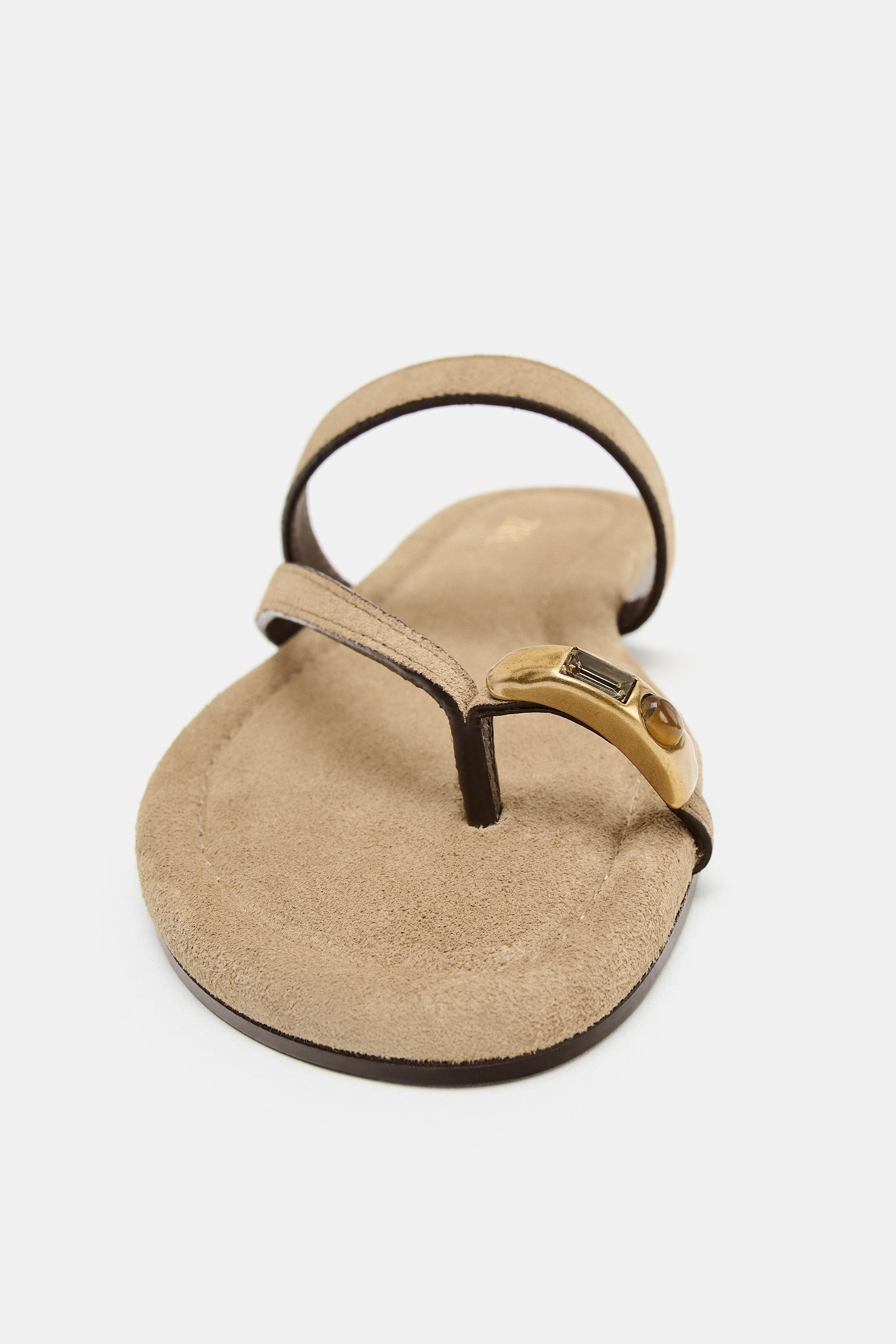 FLAT SPLIT SUEDE SANDALS WITH APPLIQUÉ | Zara UK