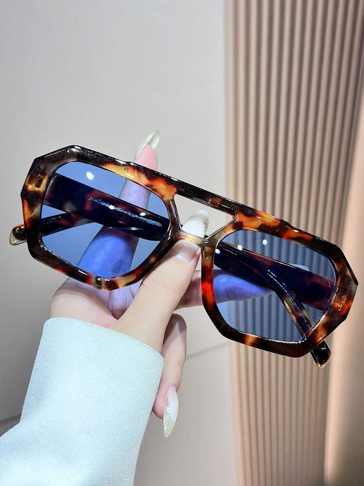 1pc Fashionable Y2K Asymmetrical Fashion Glasses For Women, Suitable For Summer Beach Vacation Color Blocking Boho Vacay Vacay Vibes | SHEIN