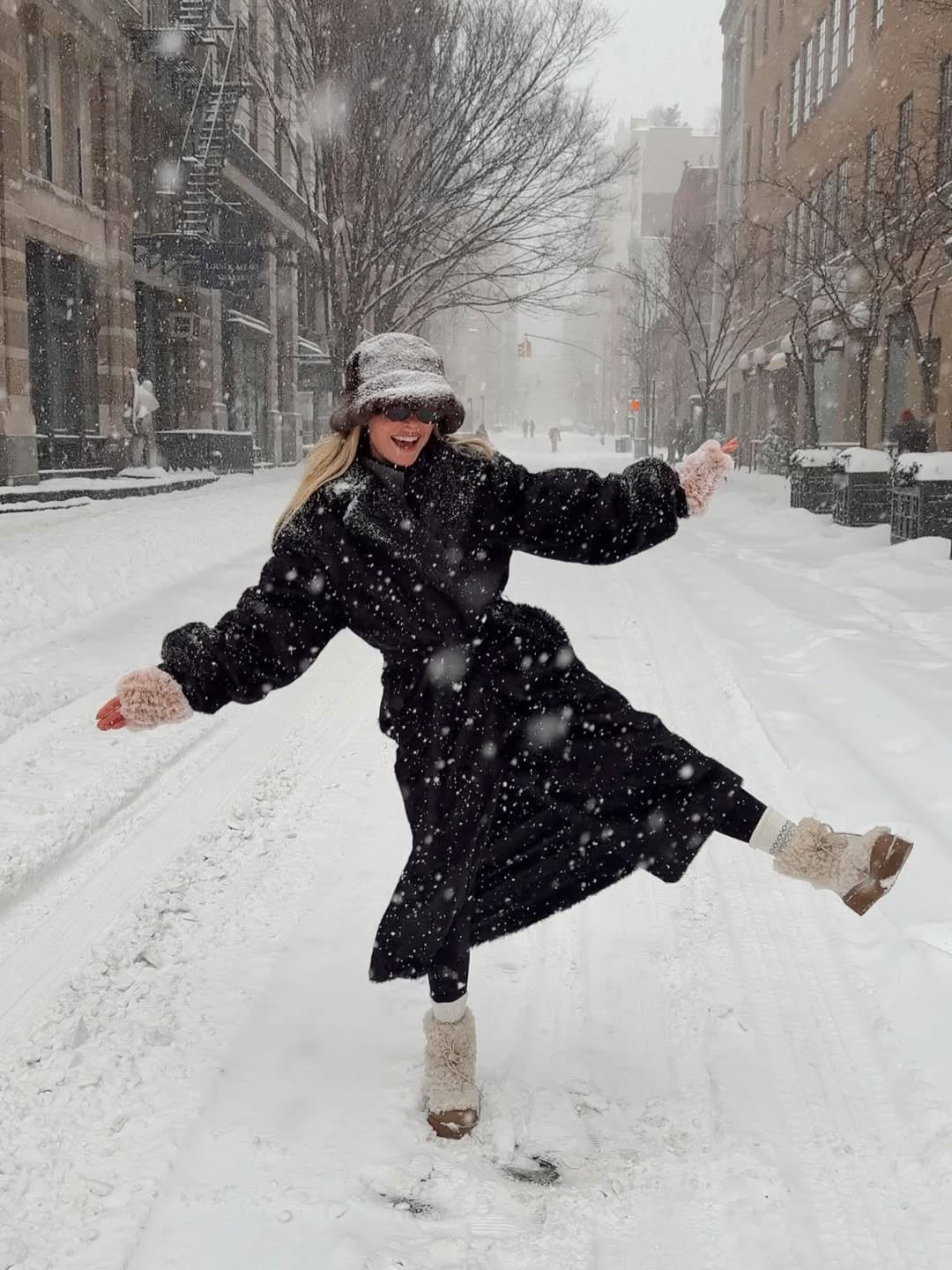 snow day in nyc! linking my boots 

 