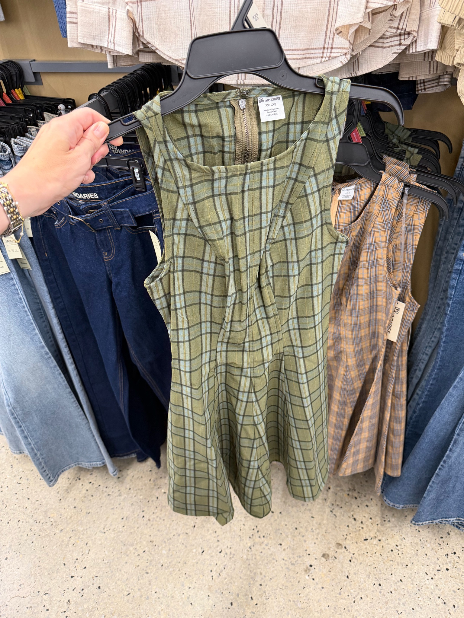 Cute new Walmart dress but it’s pretty cheap, I’ve linked two more options that I saw in person that are nicer but of course pricier.
