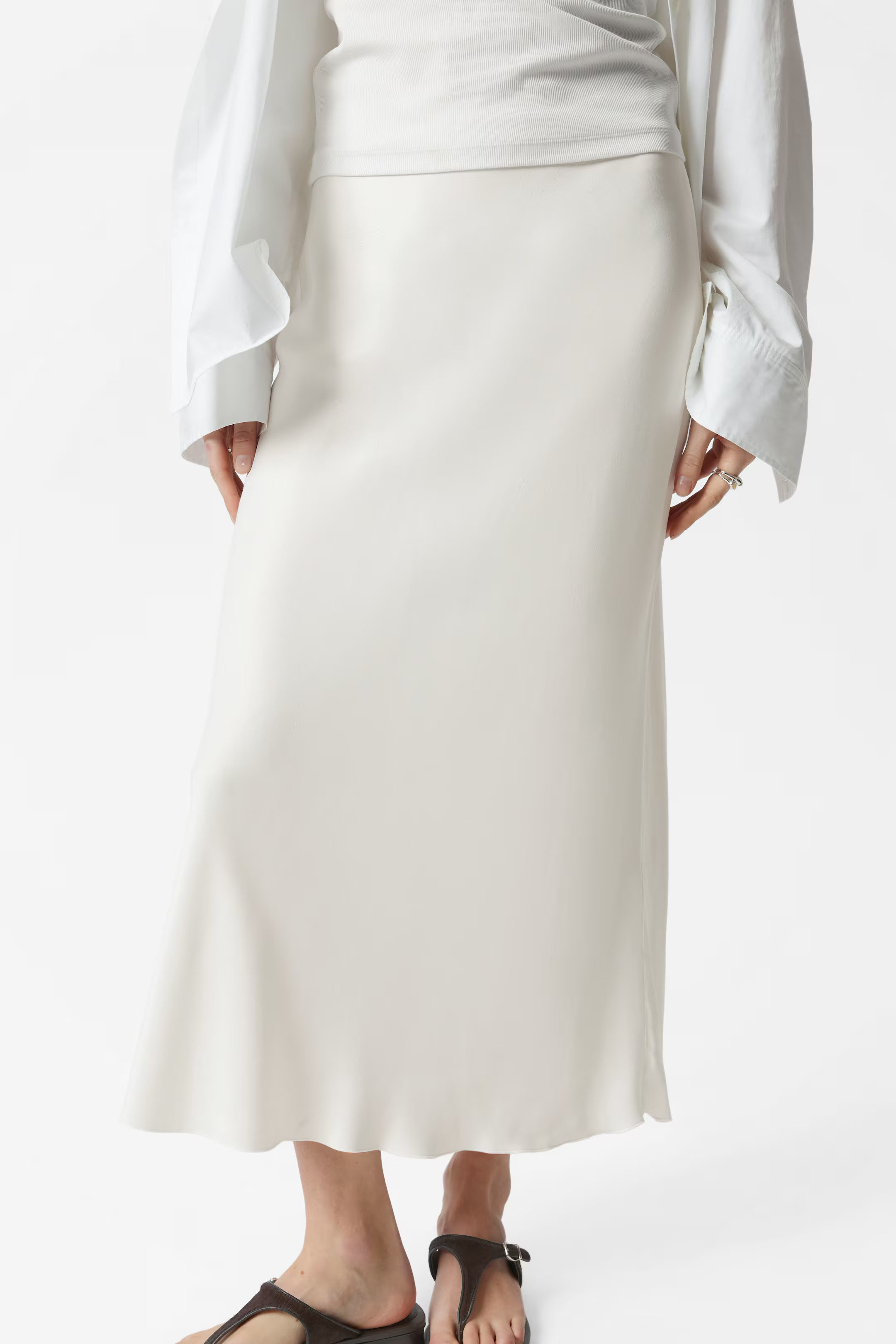 Falda midi de satén | H&M (FR, IT, ES, PT, BE)