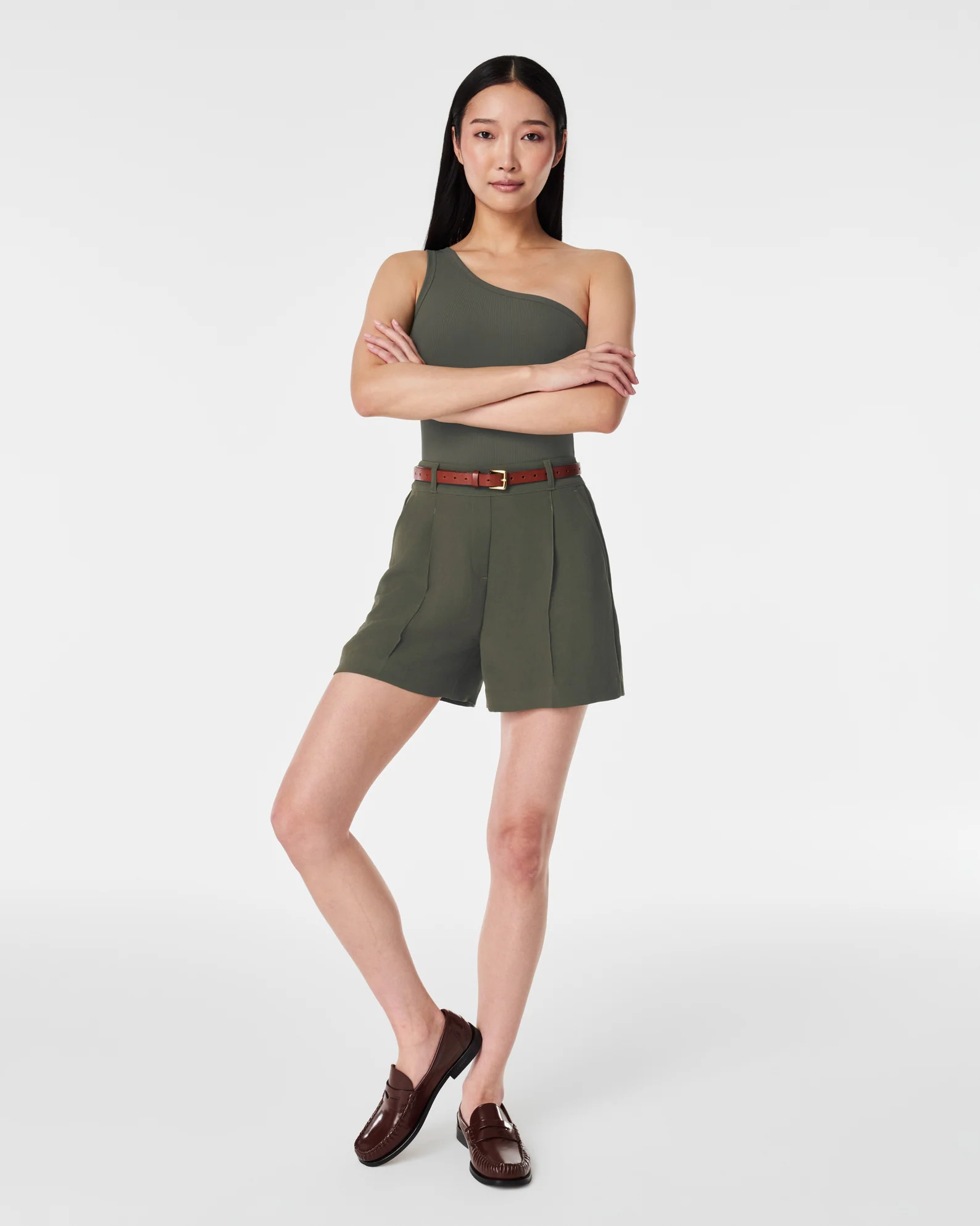 Carefree Crepe Short, 6 | Spanx