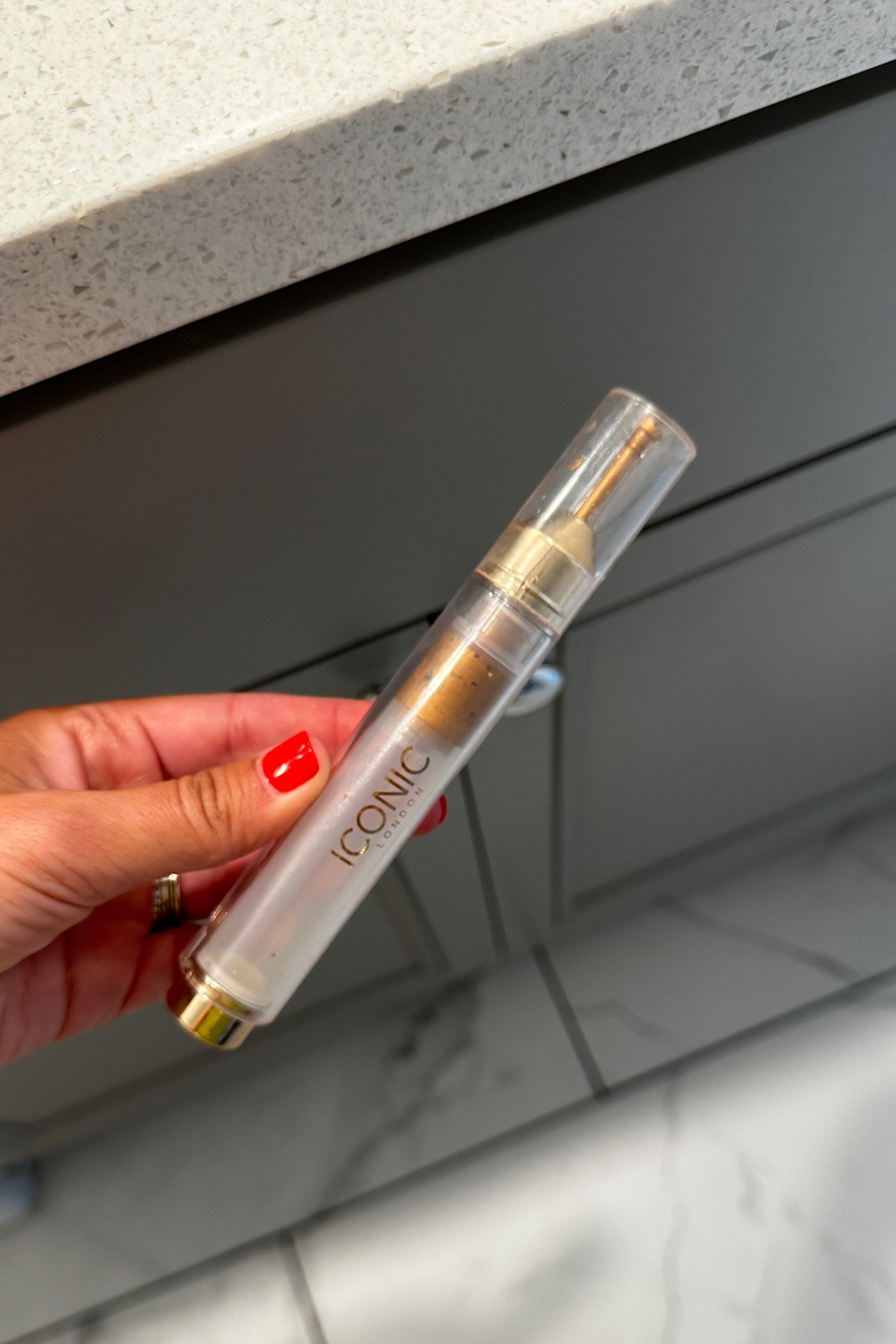 Bronzing glow drop:chives the prettiest glow! My go-to this summer when I want minimal makeup. Xx 

#LTKBeauty #LTKSeasonal #LTKItBag