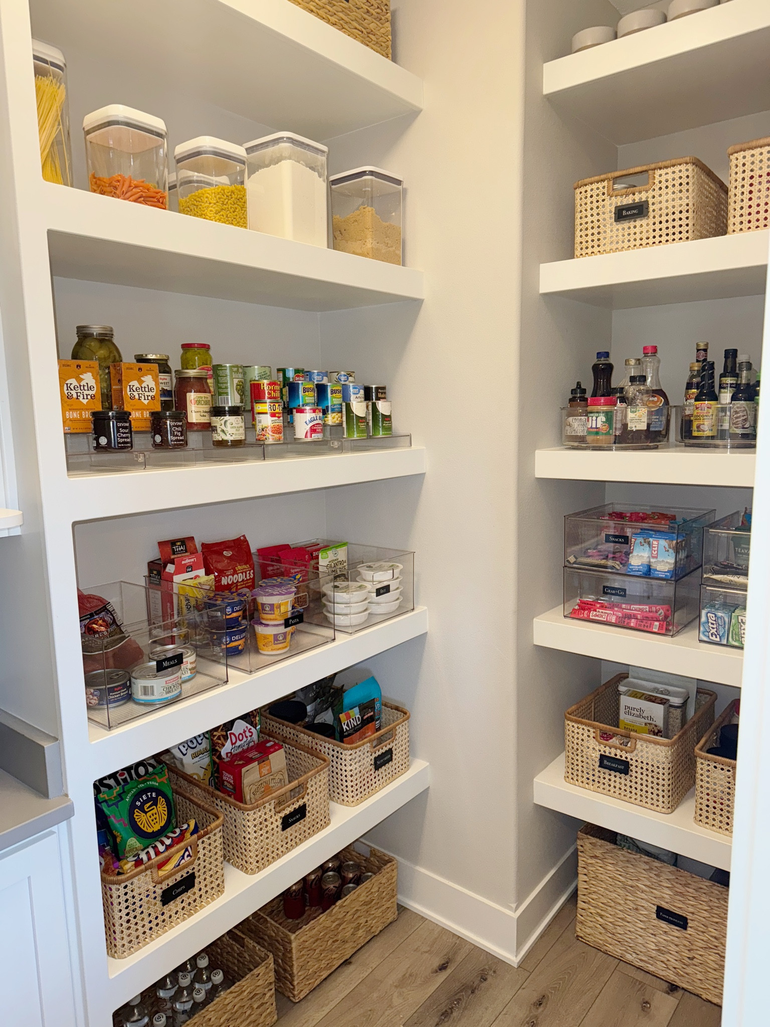 Pantry refresh😍 

#organize #pantrygoals 