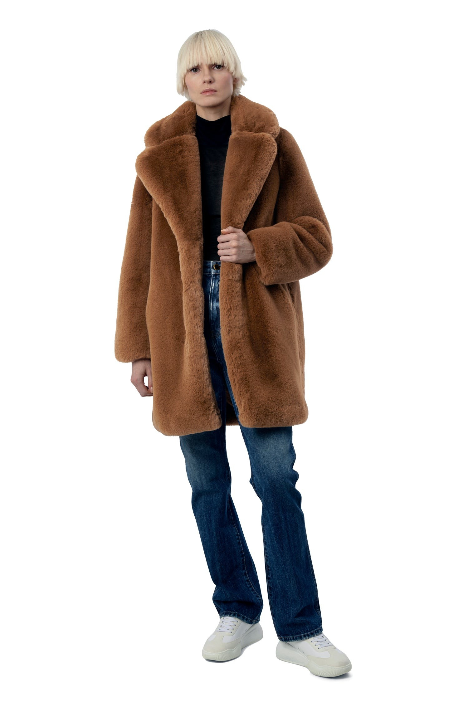 Stella Camel | Apparis