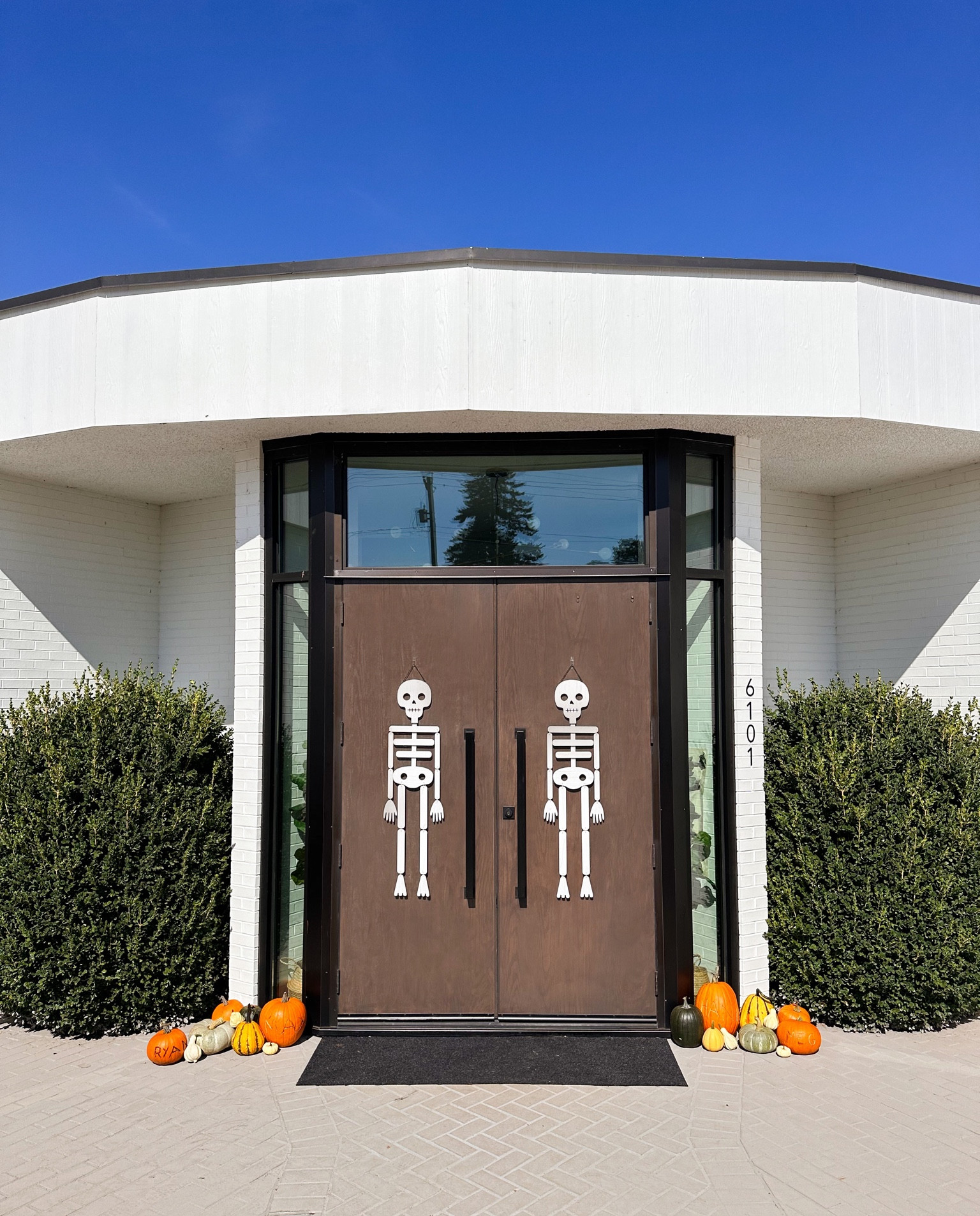 Halloween Door Decorations 

#target #skeleton

#LTKHoliday #LTKHalloween #LTKhome