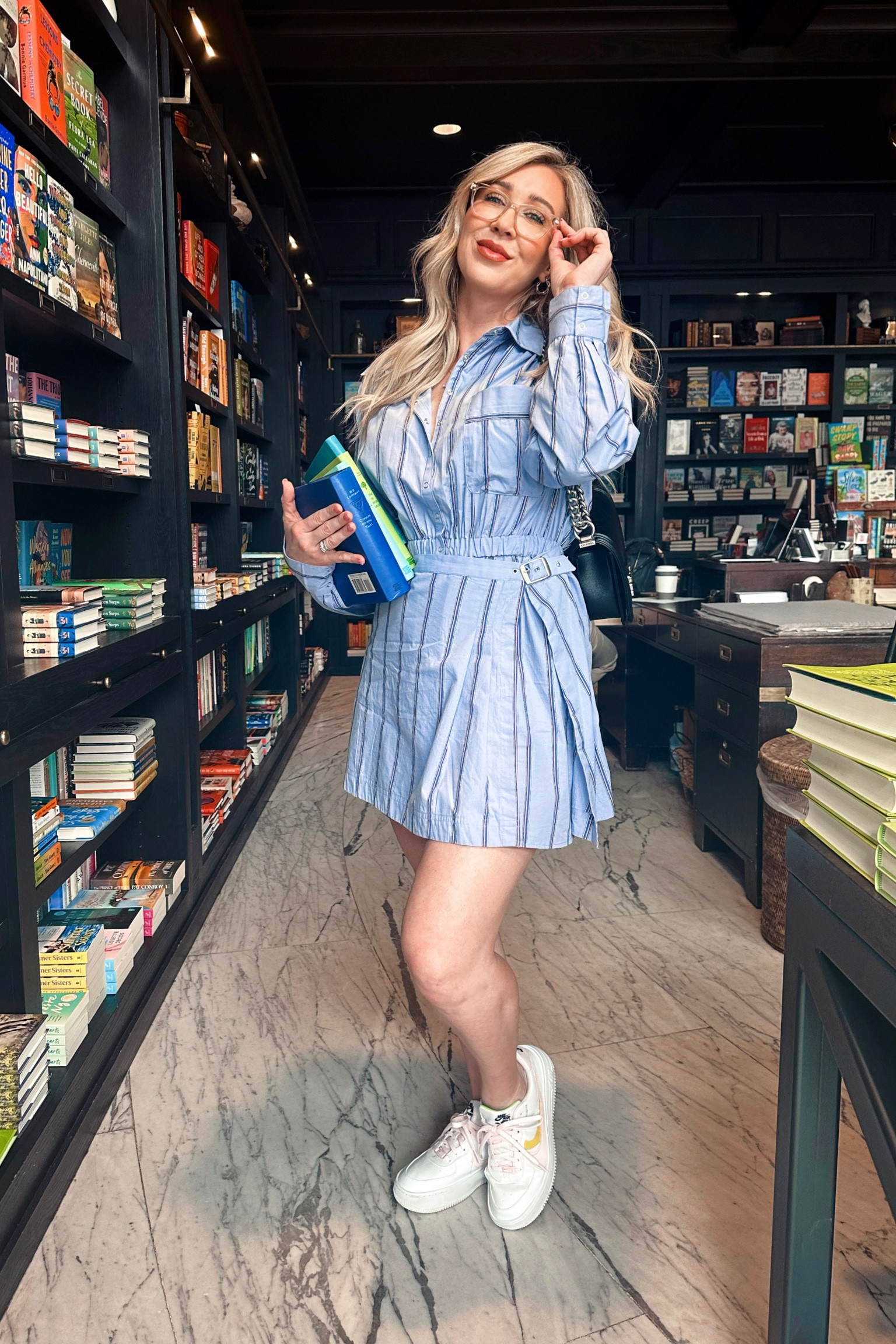 I love a shirt dress! So easy to wear and it looks so polished and put together. This one has a great fit and amazing details. 

Wearing a medium