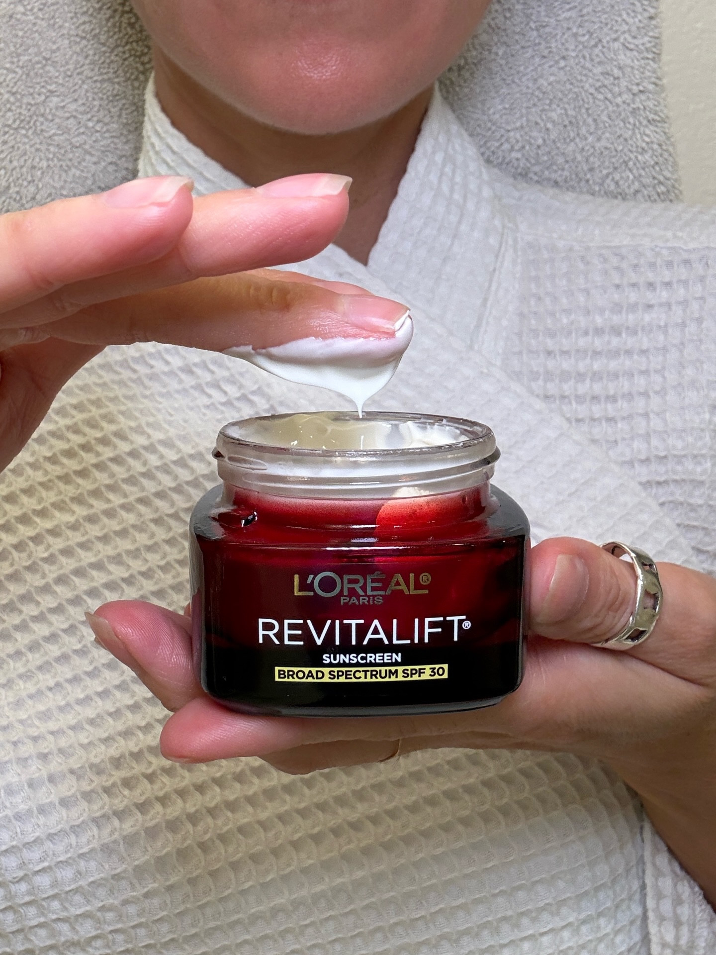 for my girls who need a HYDRATING skincare routine I GOT YOU!

Lately I’ve been loving the @lorealparis Revitalift Derm lineup — layering hyaluronic acid for my dry skin, smoothing my under eye area, and finishing with a face + neck moisturizer that includes SPF 30. Chefs kiss 😚 

An easy routine that fits real life 🤍
•
•
•
#LorealParisPartner
#Skincare
#HyaluronicAcid
#HAEyeSerum
#LorealTriplePower
Revitalift
HardWorking