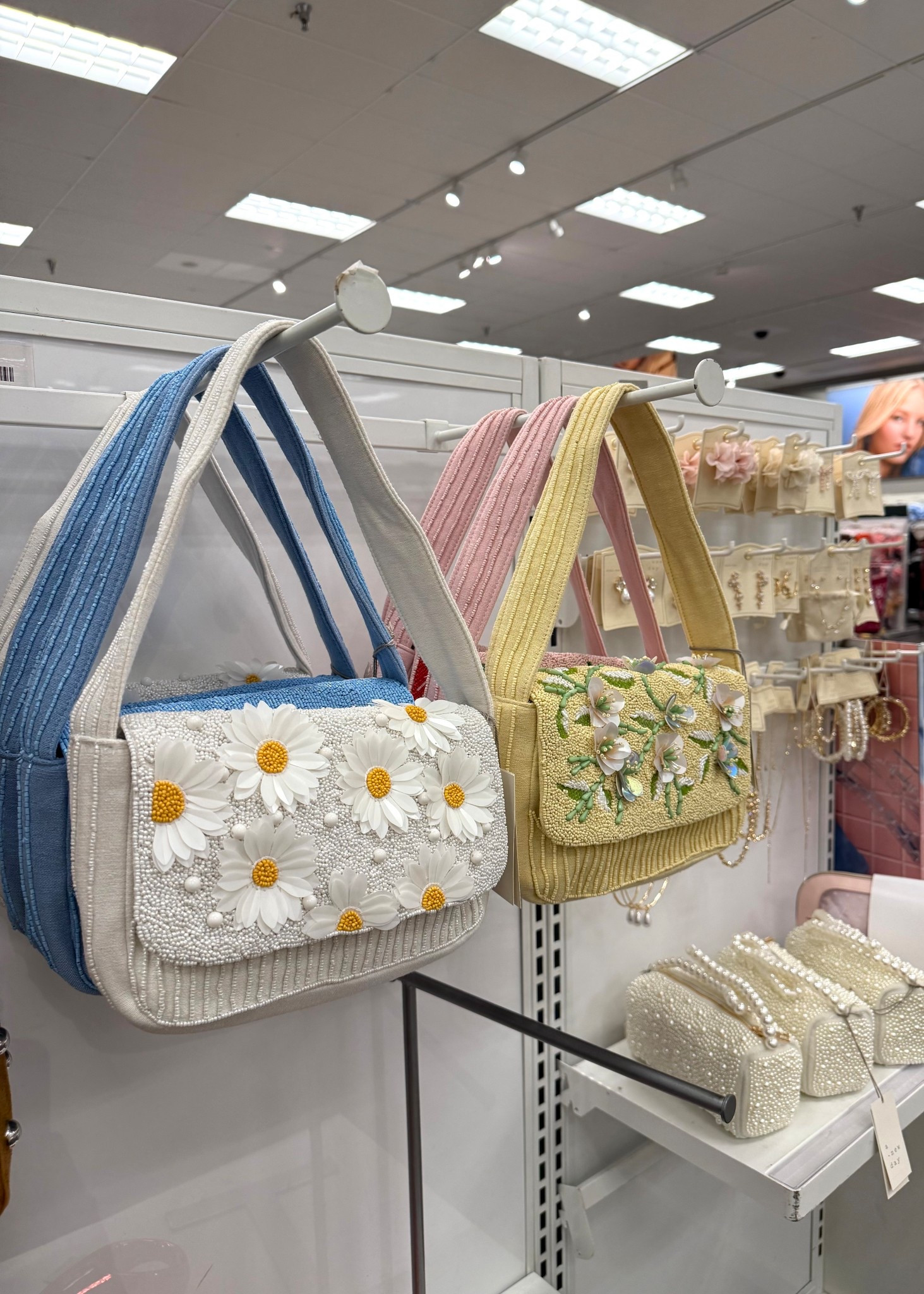 The cutest needed bags at Target ! Obsessed with these colors 

#LTKSeasonal