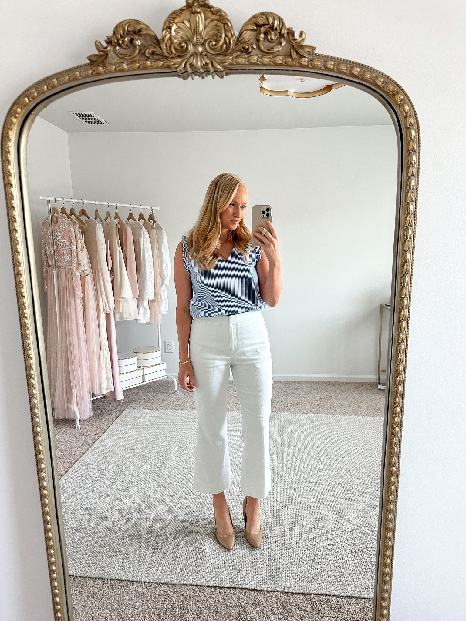 I love these cropped pants from J. Crew Factory perfect for a summer workwear look! 

#LTKFind #LTKstyletip #LTKSeasonal