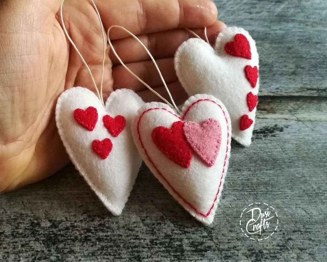 Set of 3 Felt Heart ornaments, Red and White Valentines day decor, Small Valentine's decoration /... | Etsy (US)