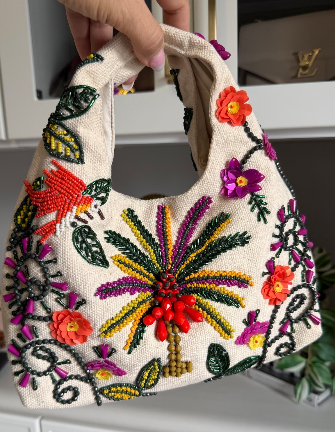 Zara purse from the arrivals plus everything I purchased 
Balloon pants - tts 
Necklace 
Tank- sized up to a medium 