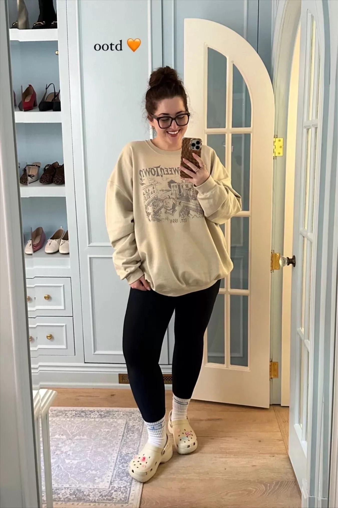 Casual Halloween outfit / sweatshirt & leggings / casual fall outfit 

Sizing: M in leggings / XL in sweatshirt

#LTKfall #LTKmidsize #LTKdatenight