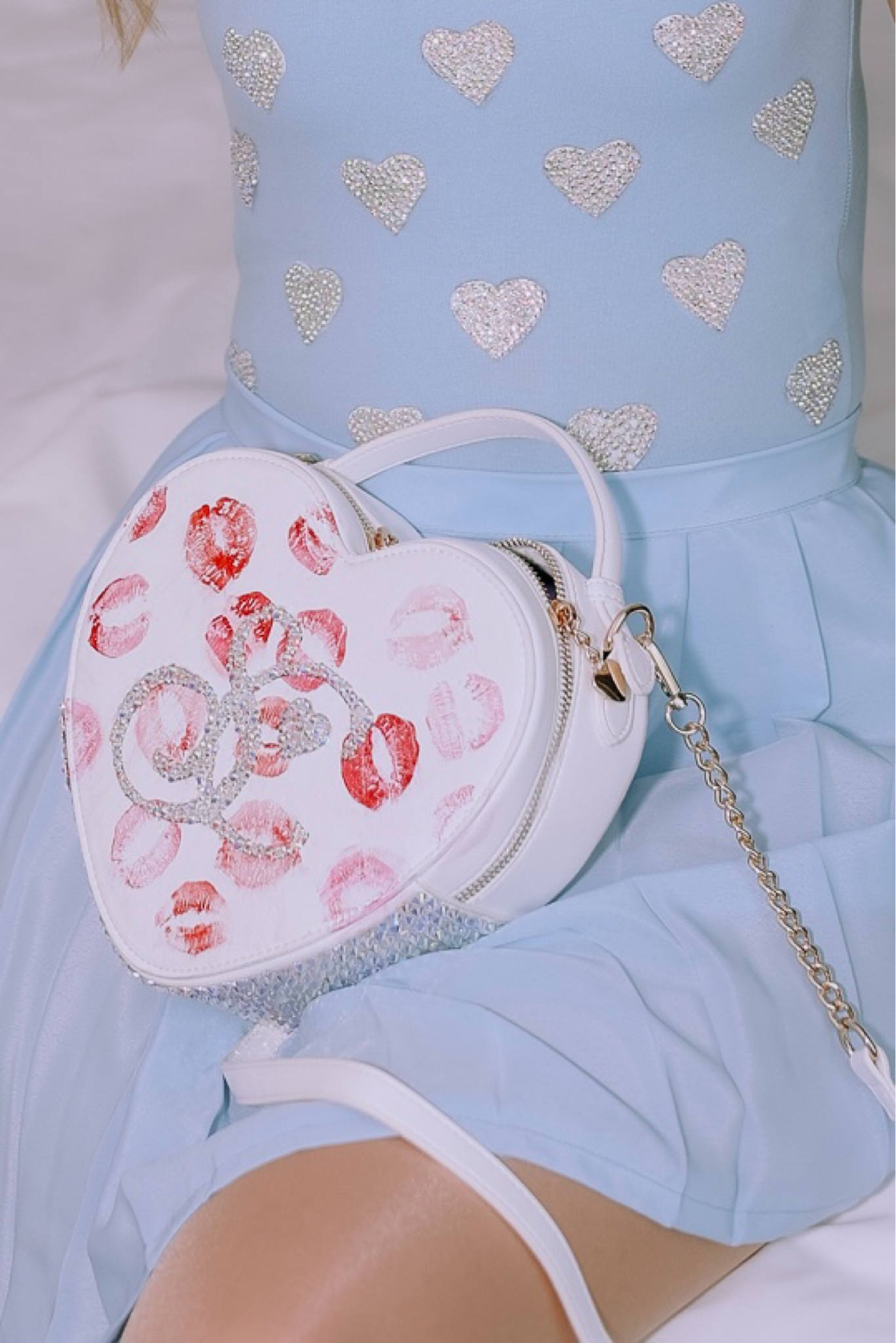 DIY Sabrina carpenter short n sweet tour lipstick kiss bag 