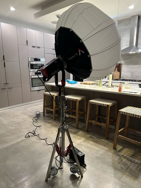 NEW addition to the filming set up! This light lights up the room! 🤩