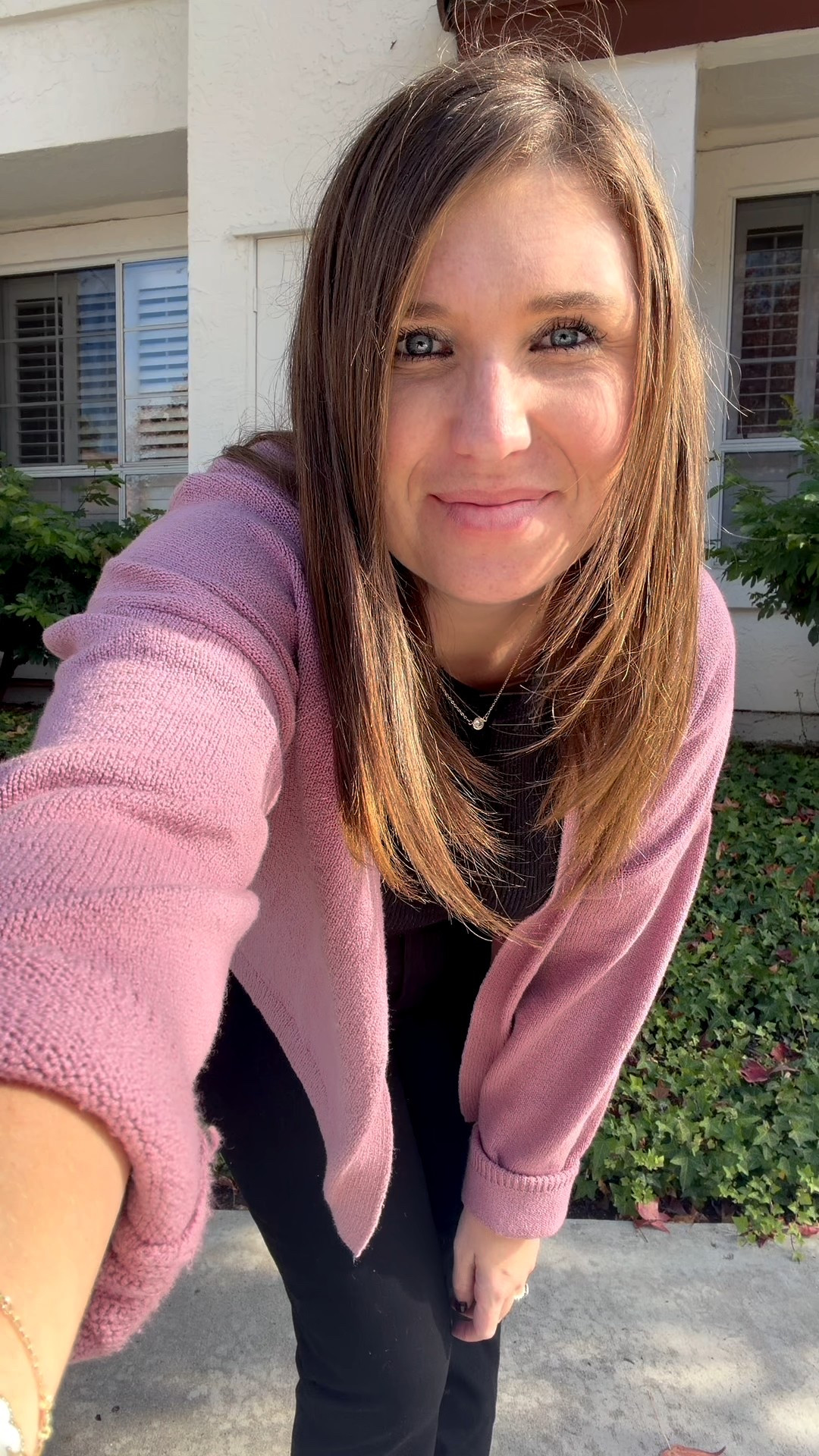 OOTD- all black with a pop of color 💕@Gap @Kendra Scott @abercrombie @Sam Edelman 

#LTKWorkwear #LTKStyleTip #LTKHoliday