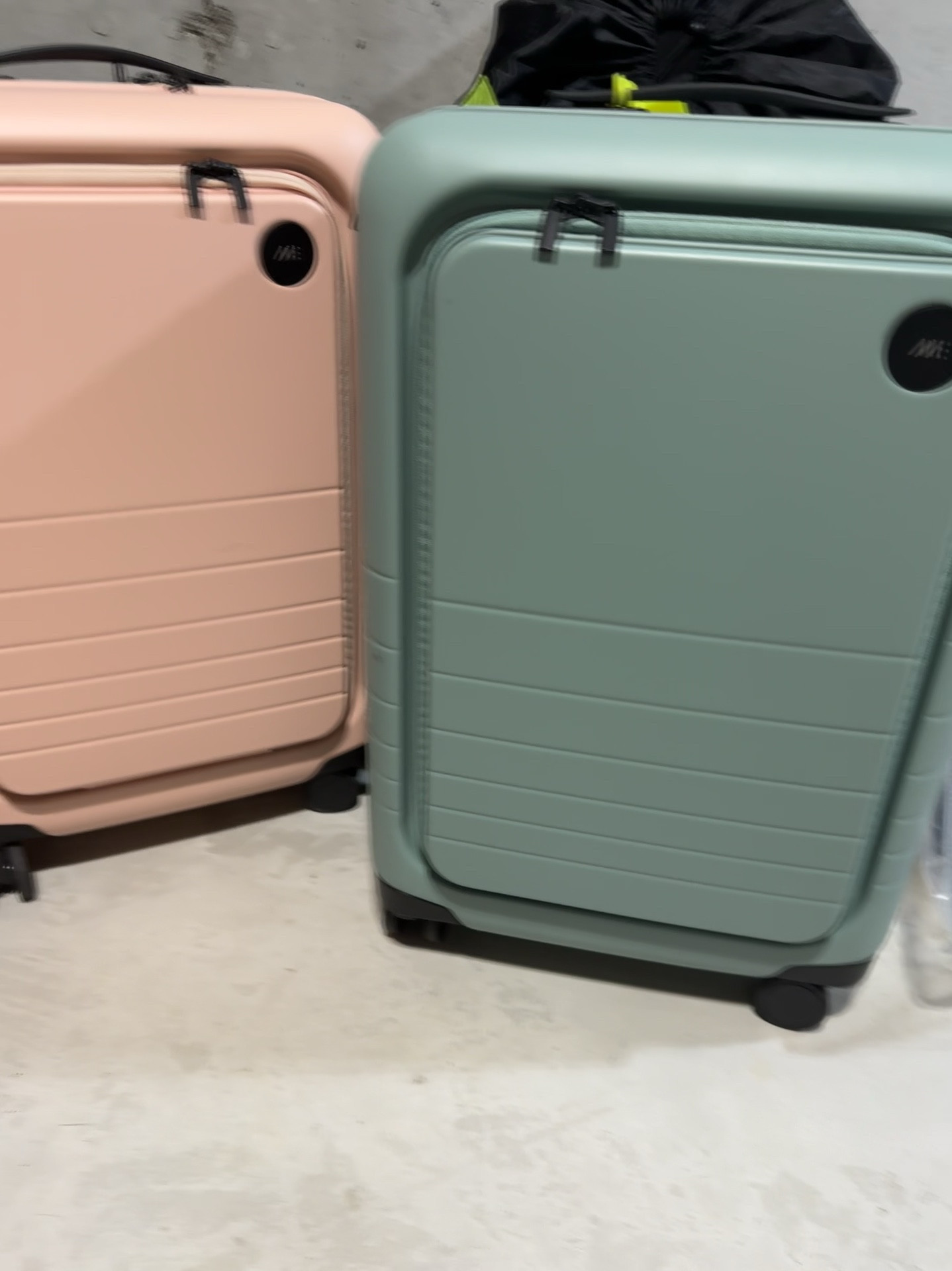 People often ask what luggage I use. 

#monos #travel #travelwithSamanthaS

#LTKFamily #LTKGiftGuide #LTKTravel