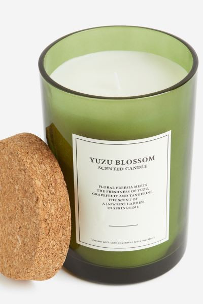 Large Cork-lid Scented Candle - Green/Yuzu Blossom - Home All | H&M US | H&M (US + CA)