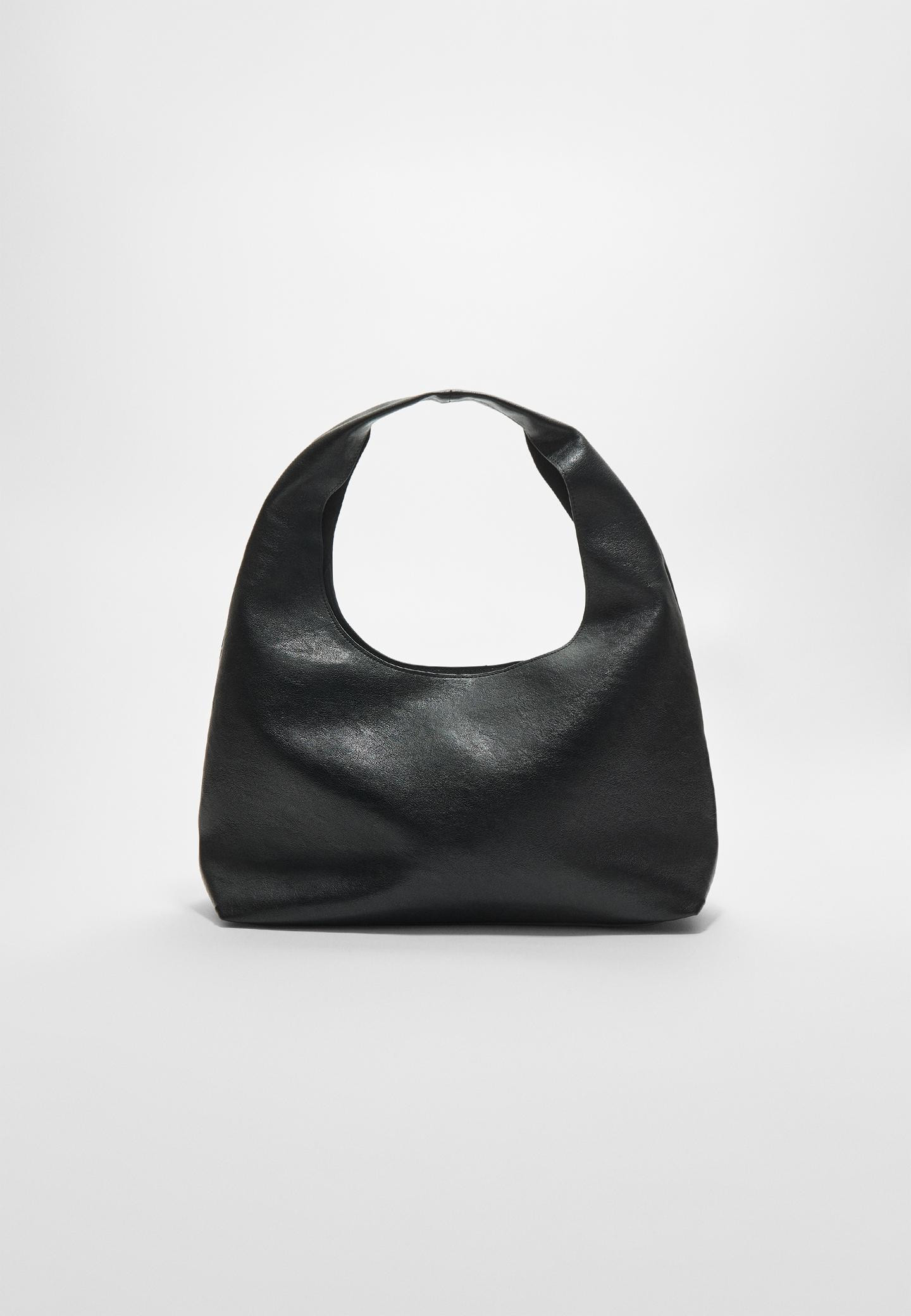 Soft shoulder bag | Stradivarius (UK)