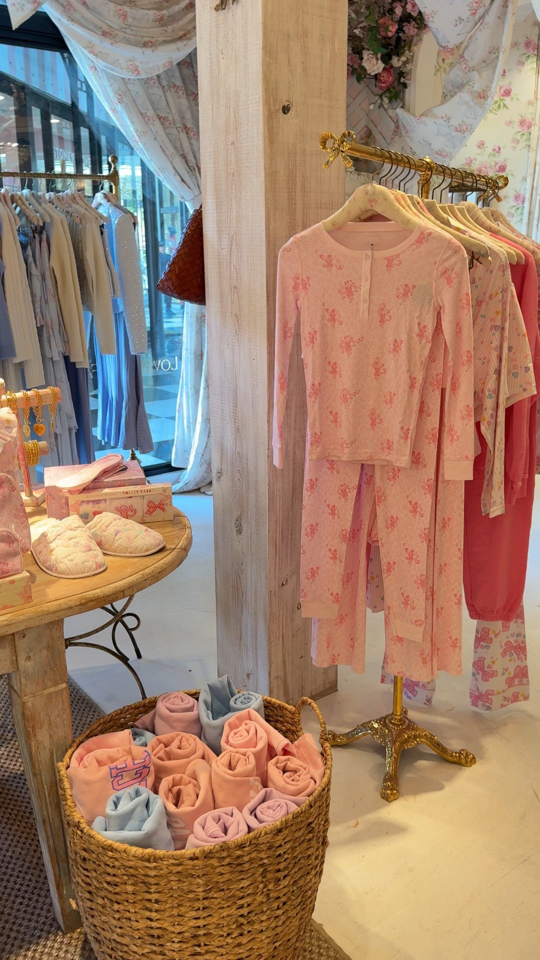 Roller Rabbit x LoveShackFancy Valentine’s Day pajama collab 

#LTKValentine #LTKBaby #LTKHome