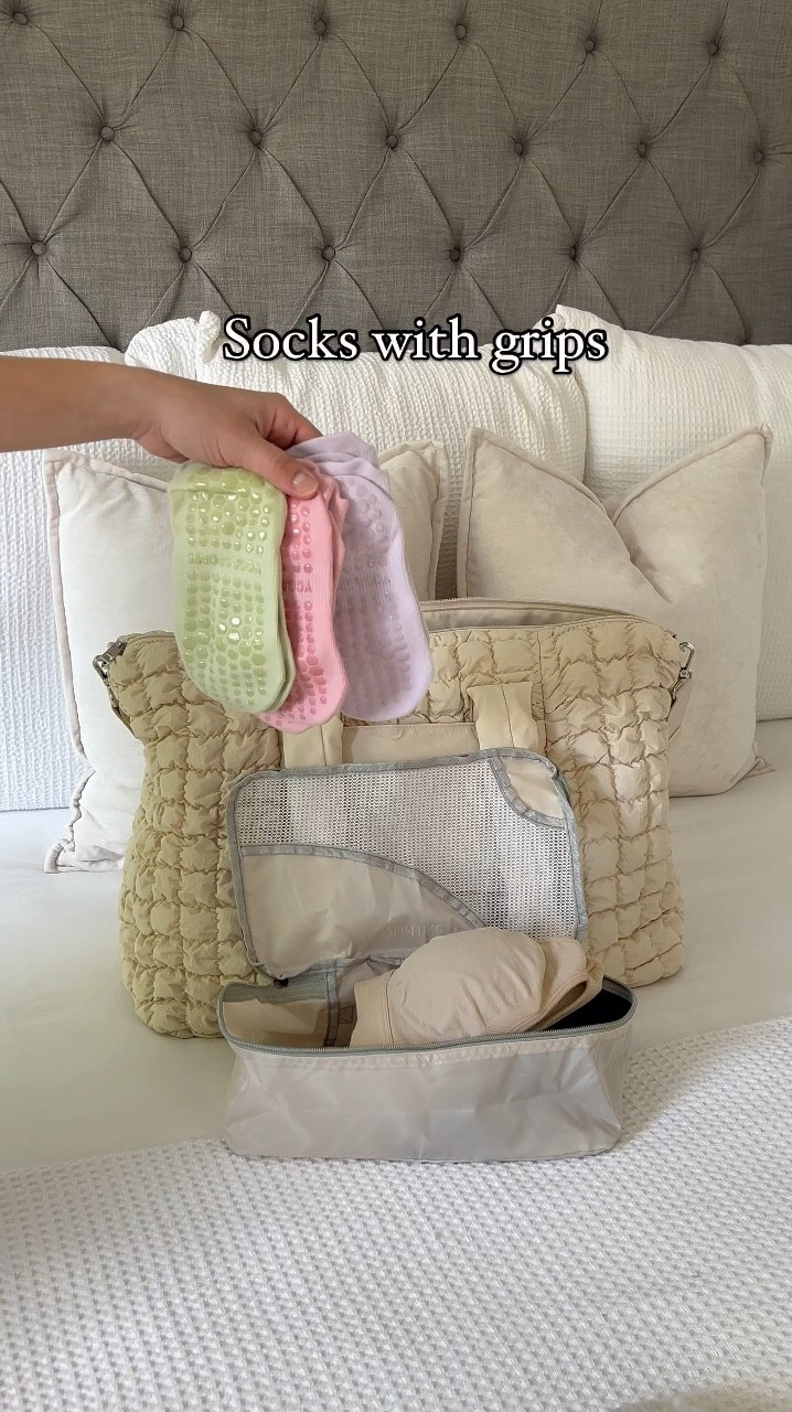 Pack my hospital bag with me 38 weeks pregnant 🤍 

#amazon #target #hydrojug #hospitalbag #pregnancy 

#LTKBeauty #LTKBaby #LTKBump