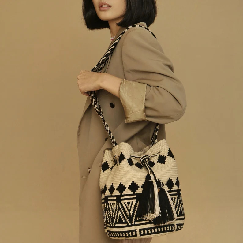 WAYUU Tasche Kolumbianischer handgemachter Umhängetasche Mochila bunter Riemen einheimisch Quast... | Etsy (DACH)