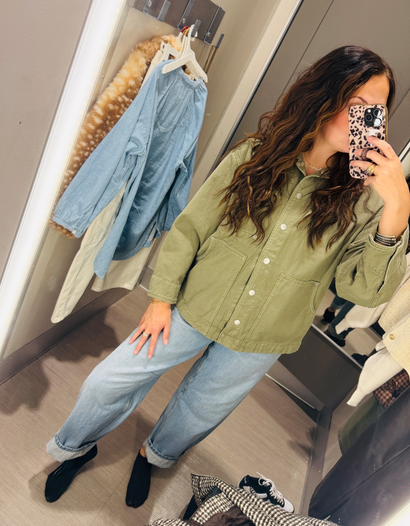The cutest green button up from target wearing a small in the top and a 6 in the barrel jeans! 5’7 140 pounds

#LTKSeasonal #LTKFindsUnder50 #LTKHoliday