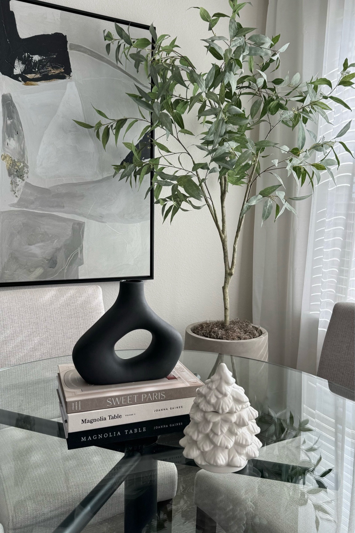 dining room decor🤍

#LTKHoliday #LTKSeasonal #LTKhome