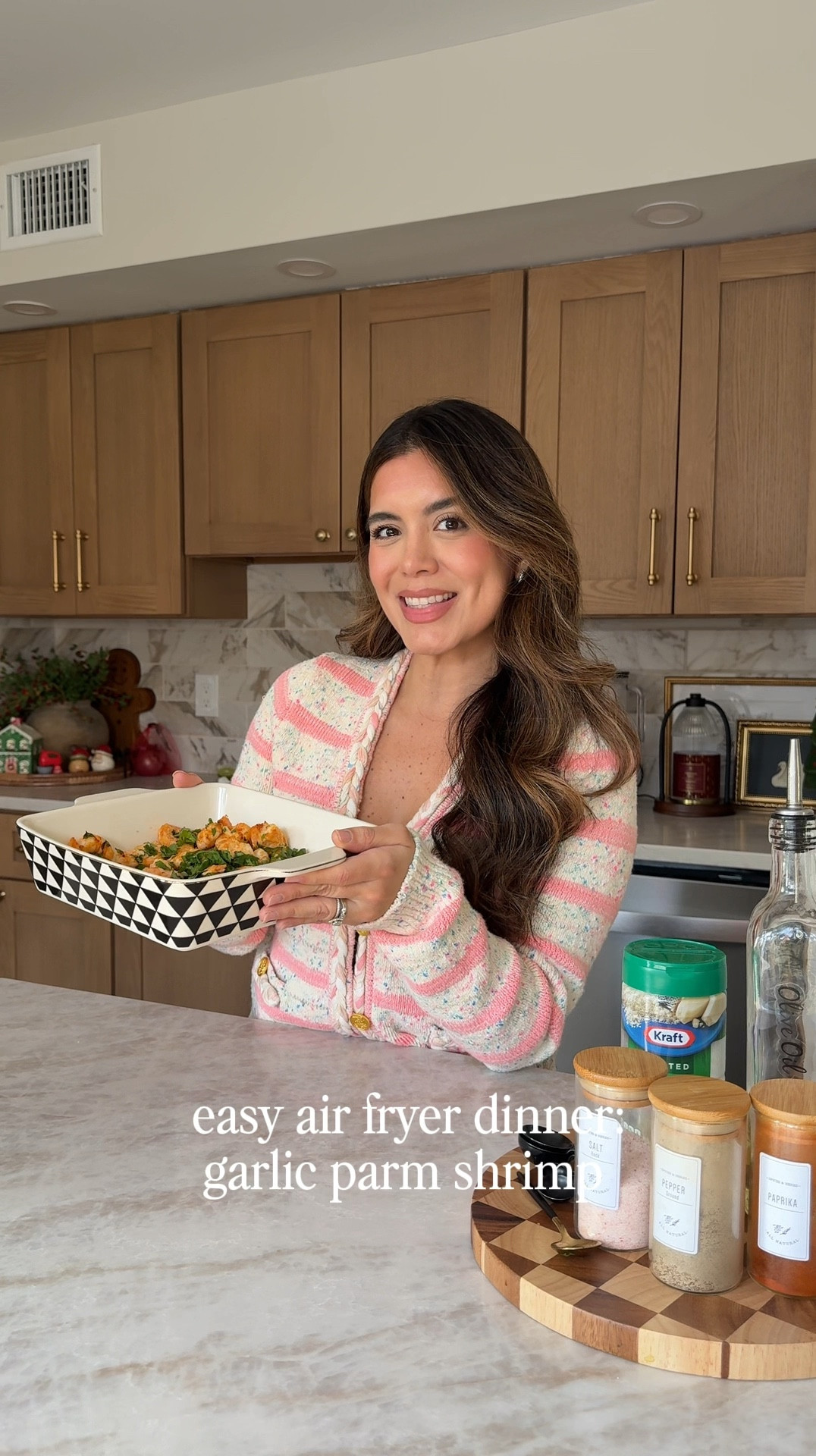 Air fryer dinner: garlic parm shrimp in 15 minutes! In my favorite kitchen purchase of 2025✨this air fryer!  xoxo 

#LTKfoodie