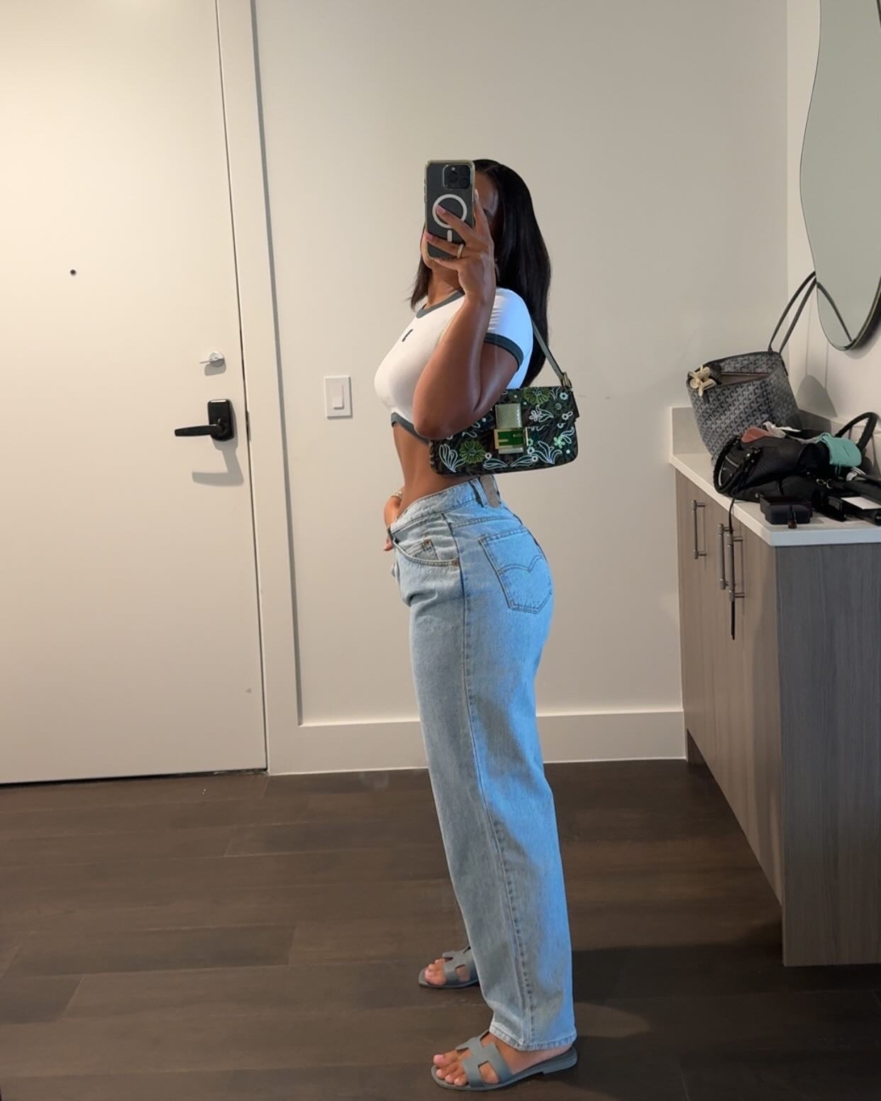 Casual OOTD
Wearing size XS in the top