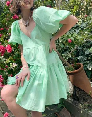 ASOS DESIGN - Katoenen aangerimpelde mini-jurk in groen | ASOS (Global)