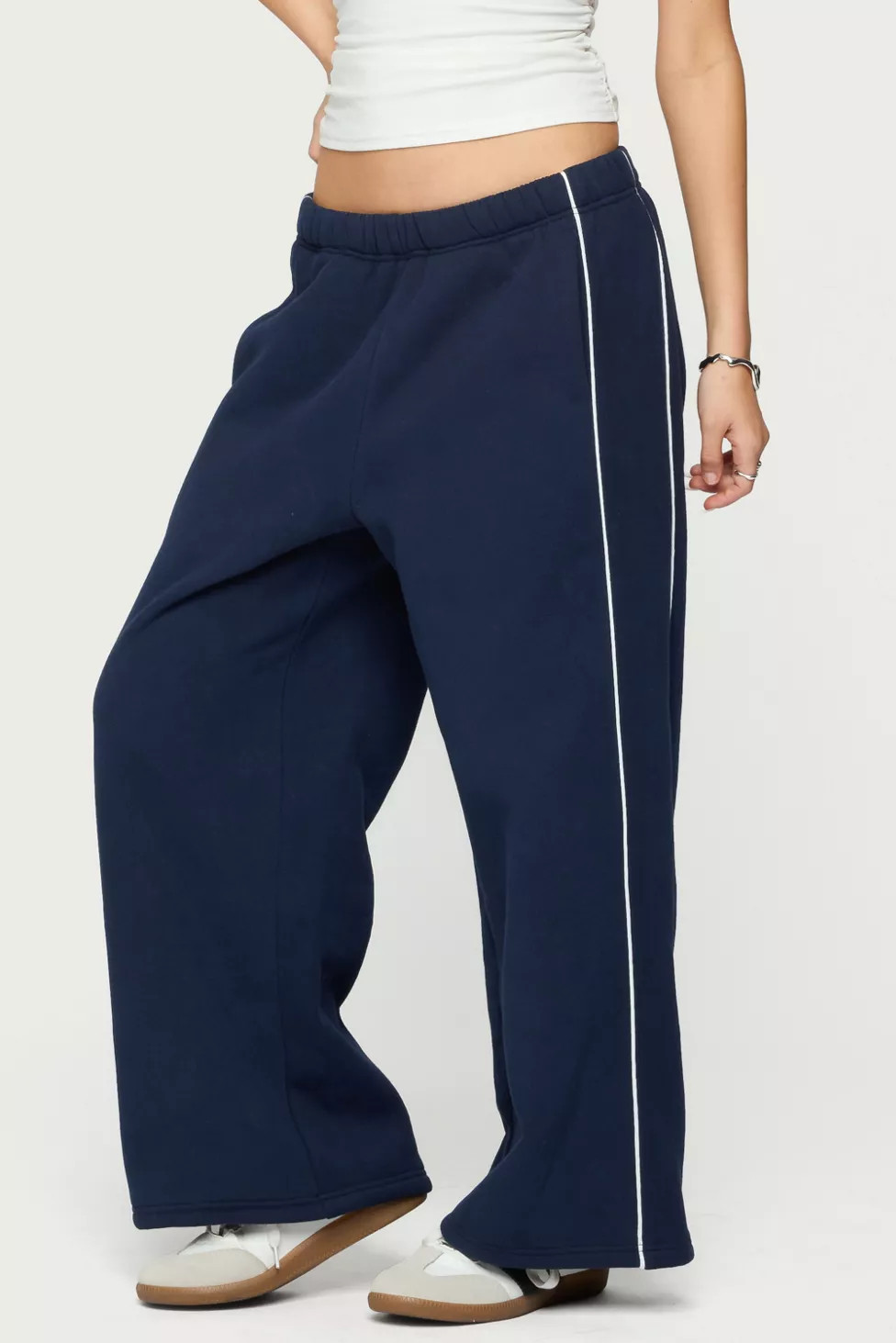 Edikted Autumn Petite Sweatpants | Urban Outfitters (US and RoW)