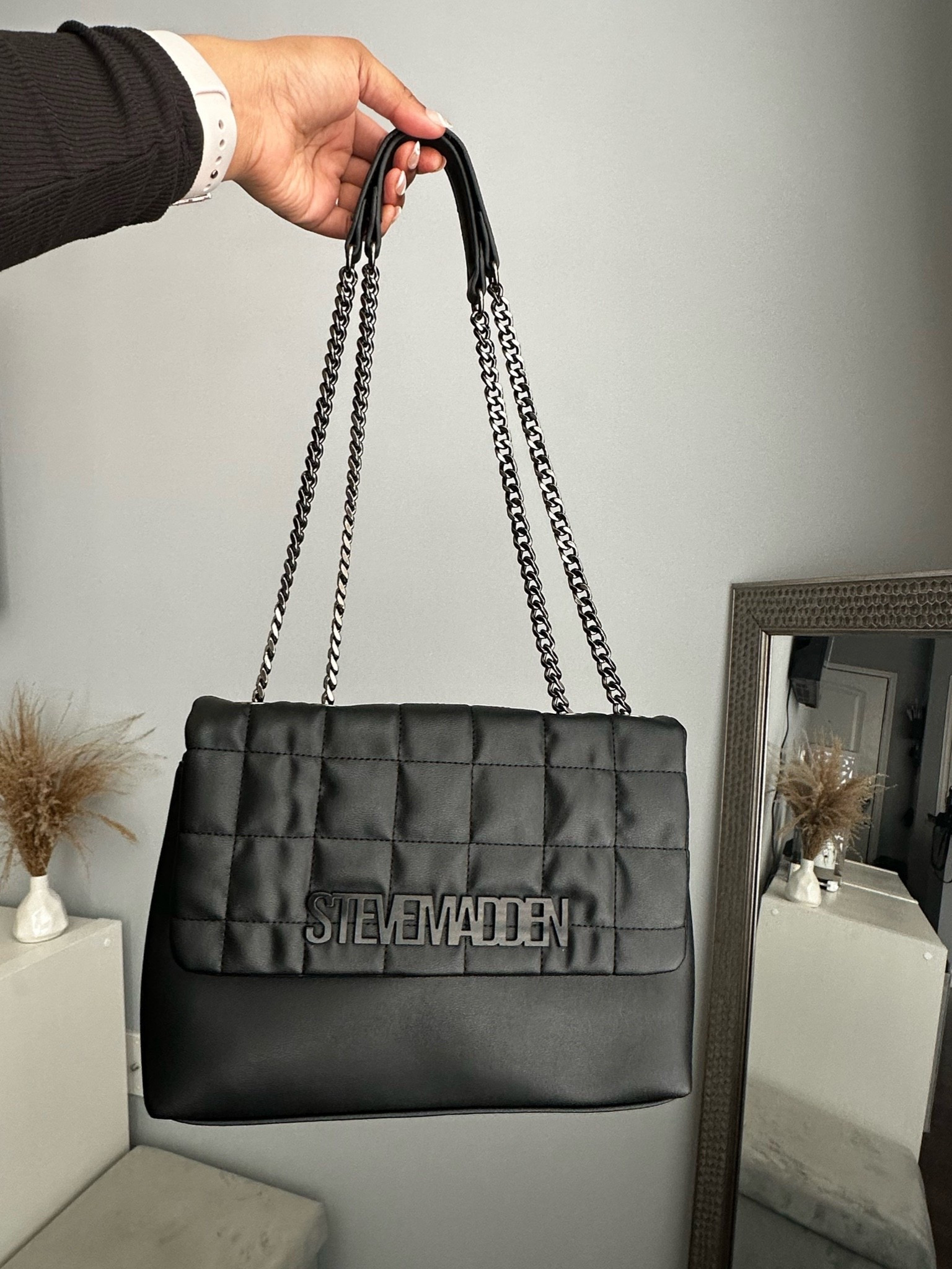 The most perfect and AFFORDABLE everyday purse! This Steve Madden bag fits so much but doesn’t look bulky, it also has compartments inside. It’s stylish and the chain accent is perfect, you can wear it as a shoulder bag or as a crossbody. 👜


#LTKFindsUnder100 #LTKItBag #LTKFindsUnder50