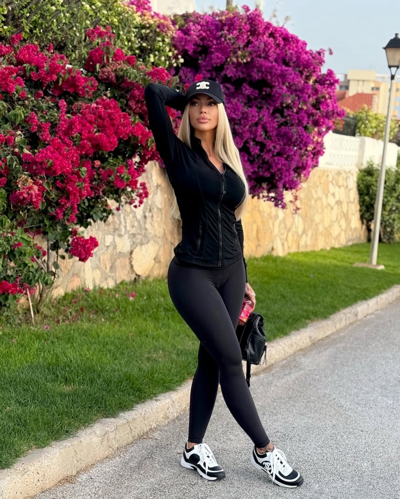 Like your favorite pajamas… but socially acceptable 🖤 The Lululemon Align leggings are my forever go-to when I want all-day comfort without sacrificing style. Soft as butter, flattering on everyone, and easy to dress up or down, they’re basically the definition of “effortless chic”

#LululemonAlign #ComfyChic #EverydayStyle #LTKStyle