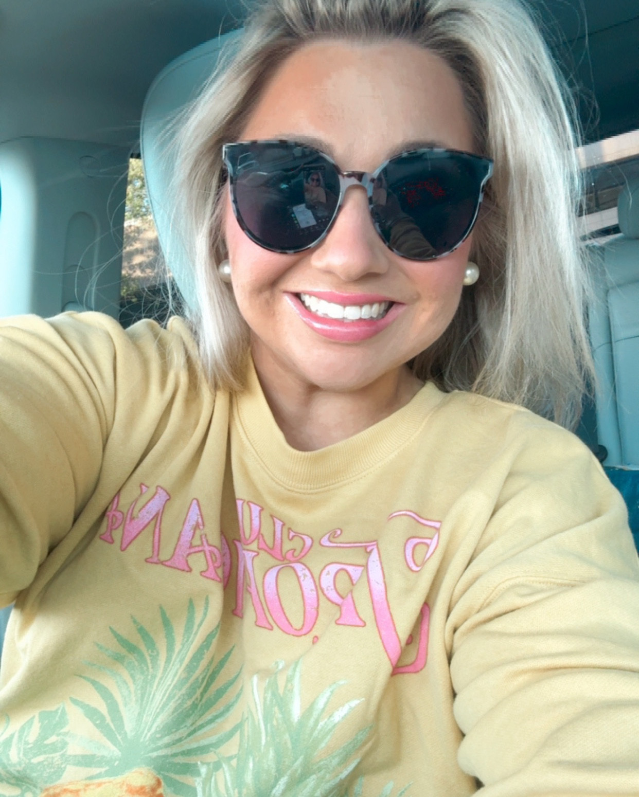 Graphic crews are my favorite for this time of year… cool in the morning and hot in the afternoon! Grab your fave on your next Walmart order! 🧡