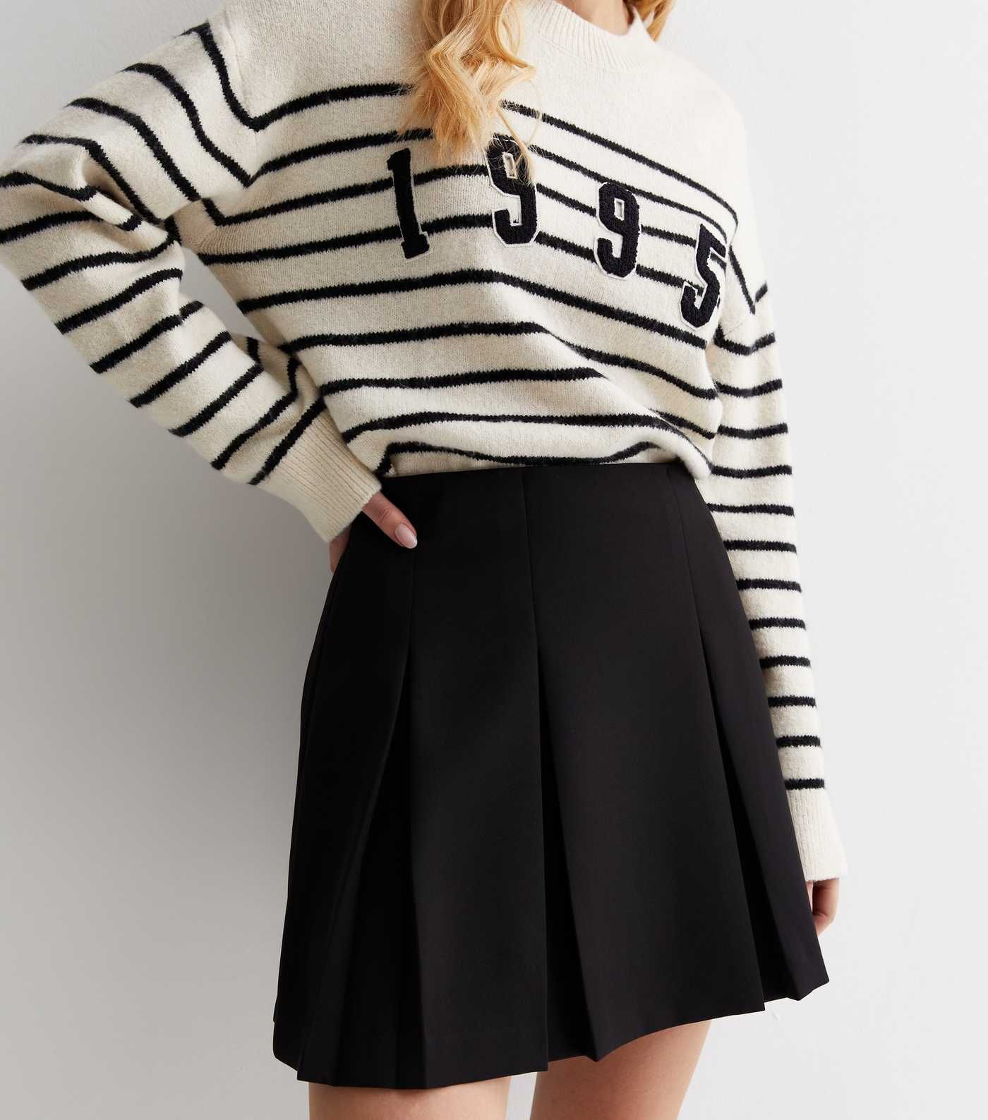 Black Pleated Mini Skirt
						
						Add to Saved Items
						Remove from Saved Items | New Look (UK)