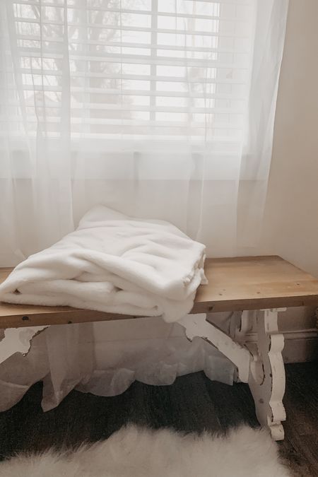 Cozy Bedding 🤍 
Cozy Space 

#LTKSeasonal #LTKGiftGuide #LTKhome