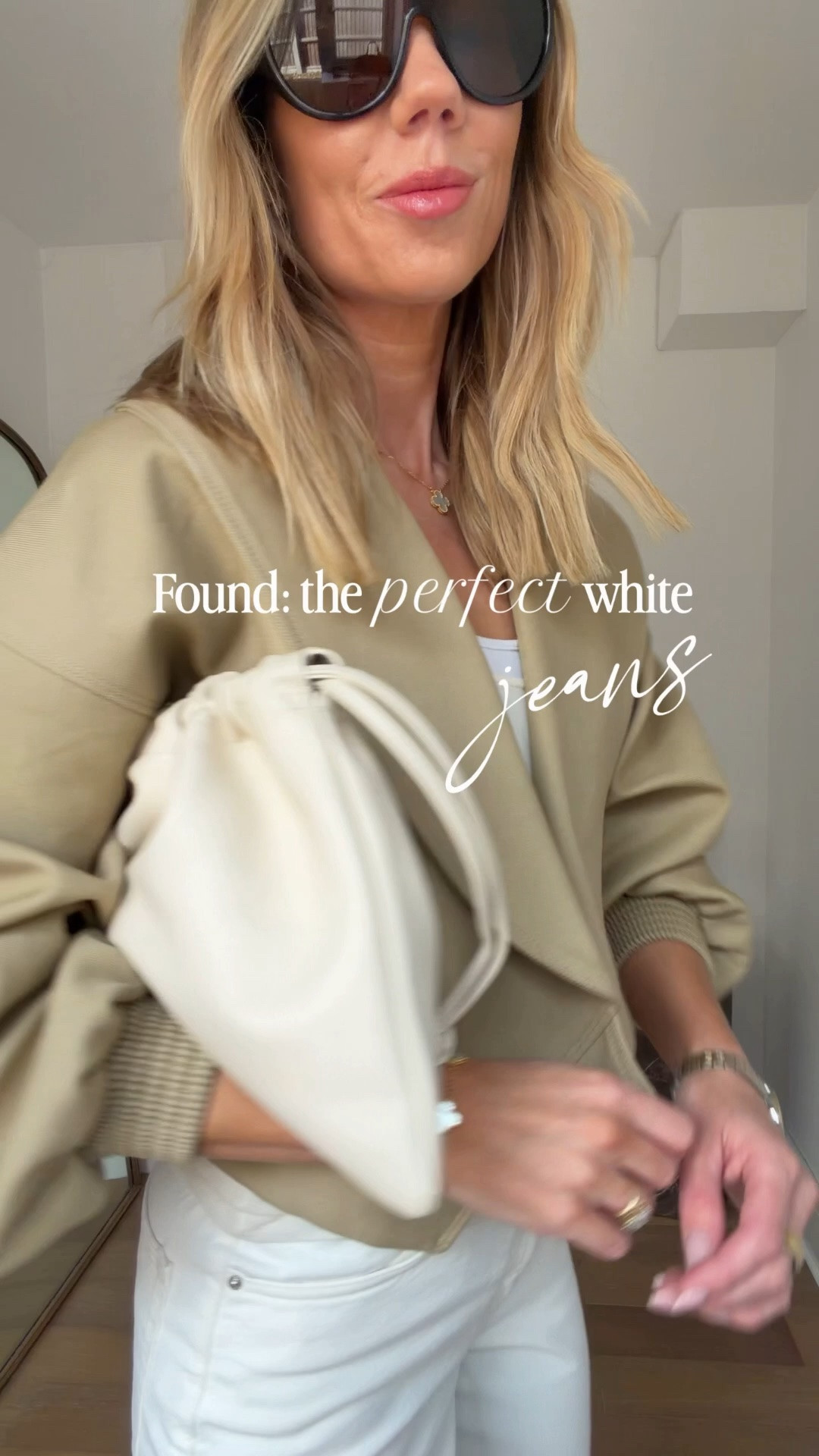 A good wardrobe is built on the pieces that do the most with the least.
The right white jeans will instantly elevate your shape, lengthen the leg, and make even the simplest outfit feel polished. Pair them with strong basics — a great tee, structured knit, crisp shirt, or tailored blazer — and suddenly getting dressed becomes effortless.

People always chase statement pieces, but it’s the foundations of your wardrobe that create personal style. Good basics are what make outfits look expensive, timeless, and put together without trying too hard 🤍

#whitejeans #zarajacket #outfitinspo